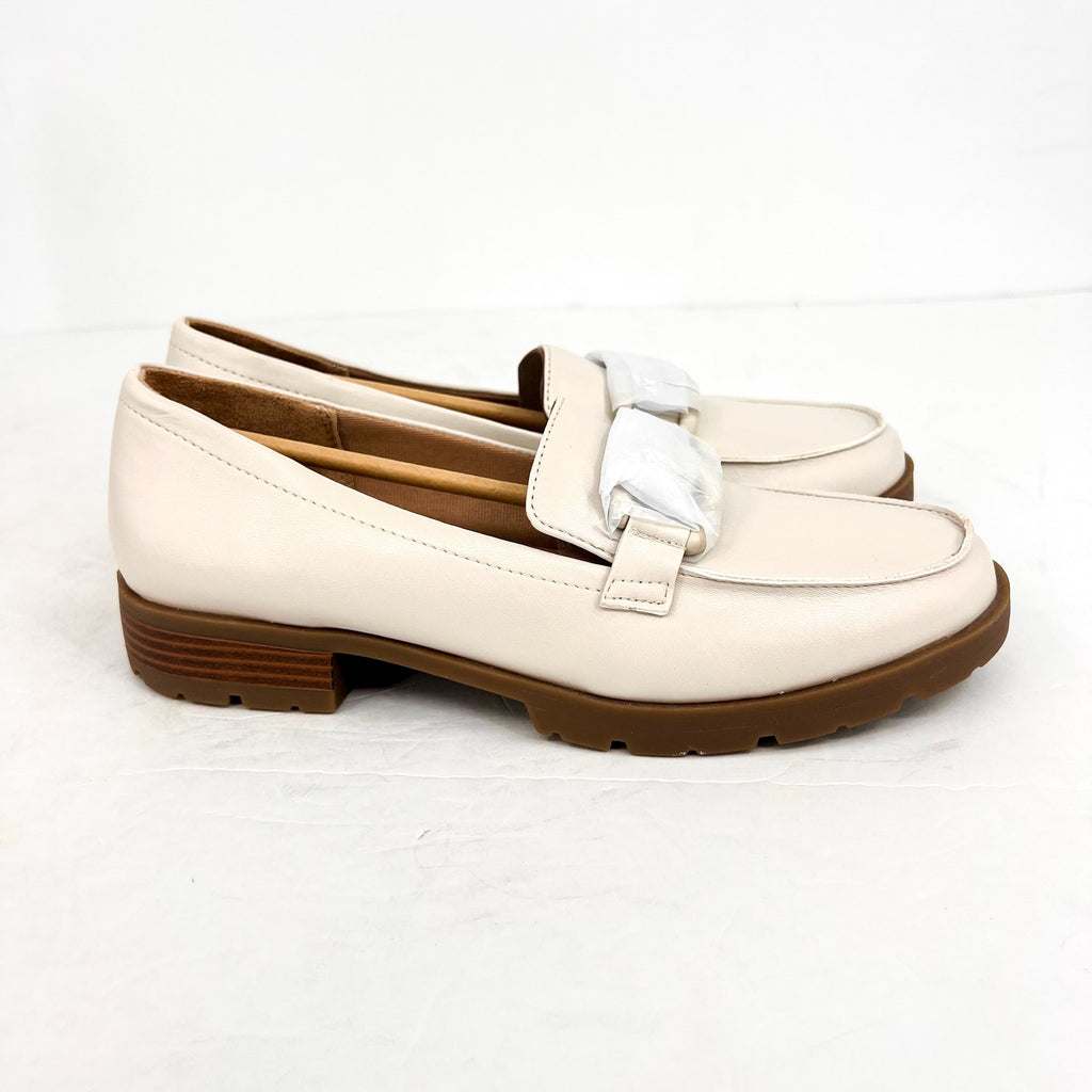 LIFESTRIDE Womens London 2 Lug Sole Loafers Size 9.5M Cream Bone Chain Link NIB