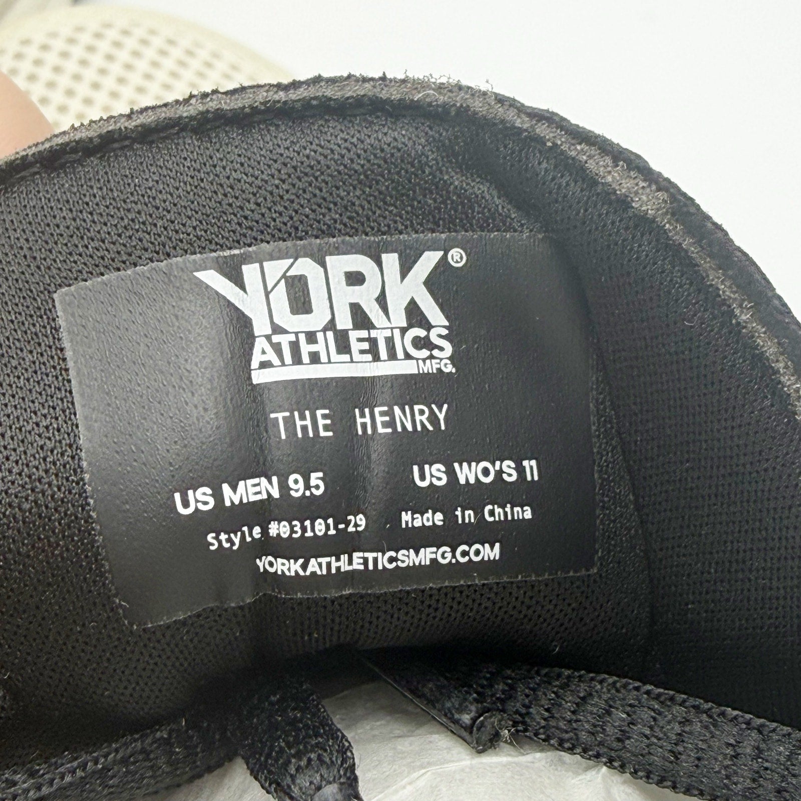 YORK Mens The Henry Runner Athletic Shoes Size 9.5 Black Cream Sneakers NIB