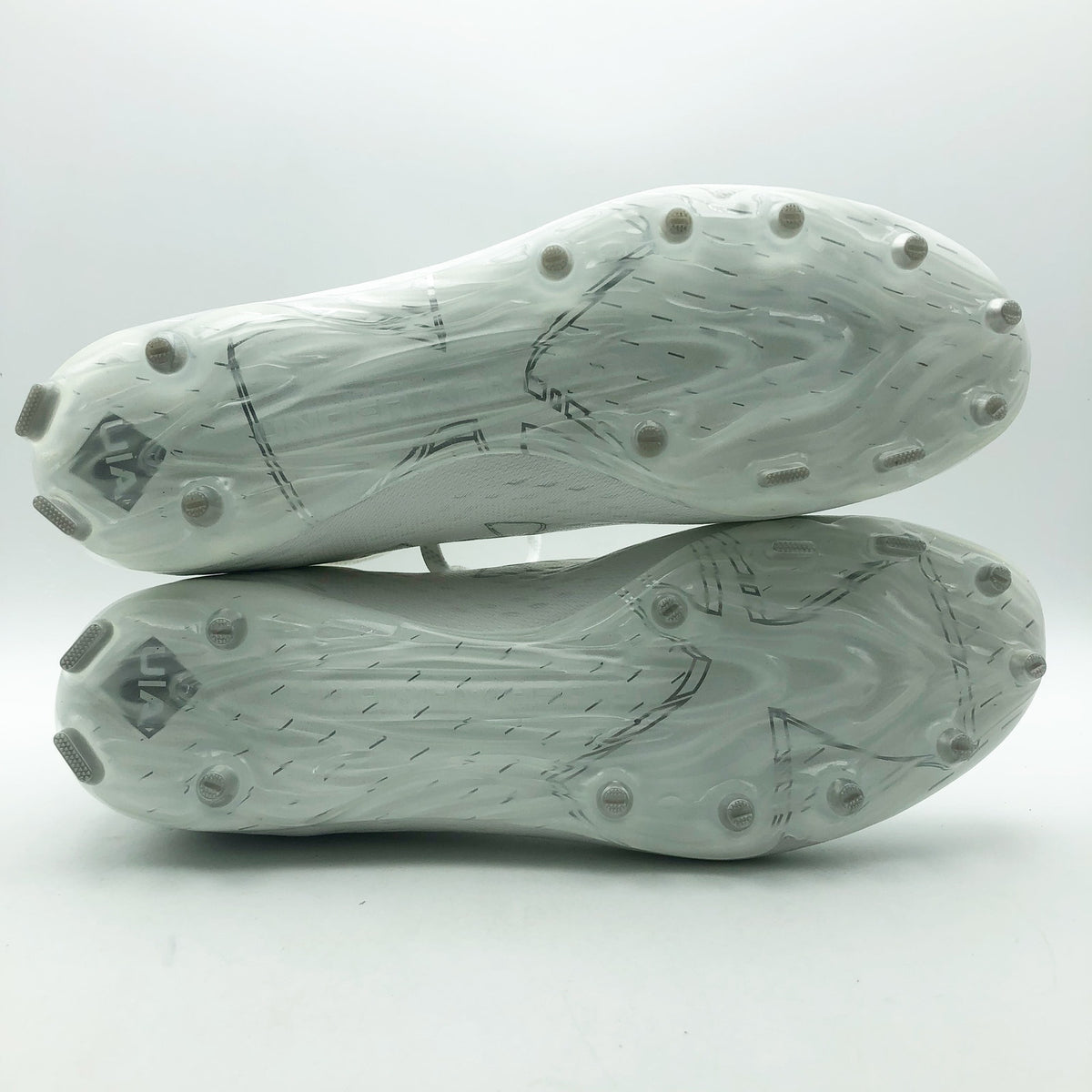 Under Armour Mens Spotlight Lux MC 2.0 Football Cleats Size 9 White Silver NWOB