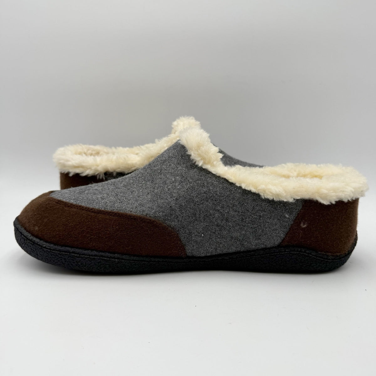Kamik Mens Cabin Slippers Size 11 EU 44 Dark Brown Felt Microsuede NWOB