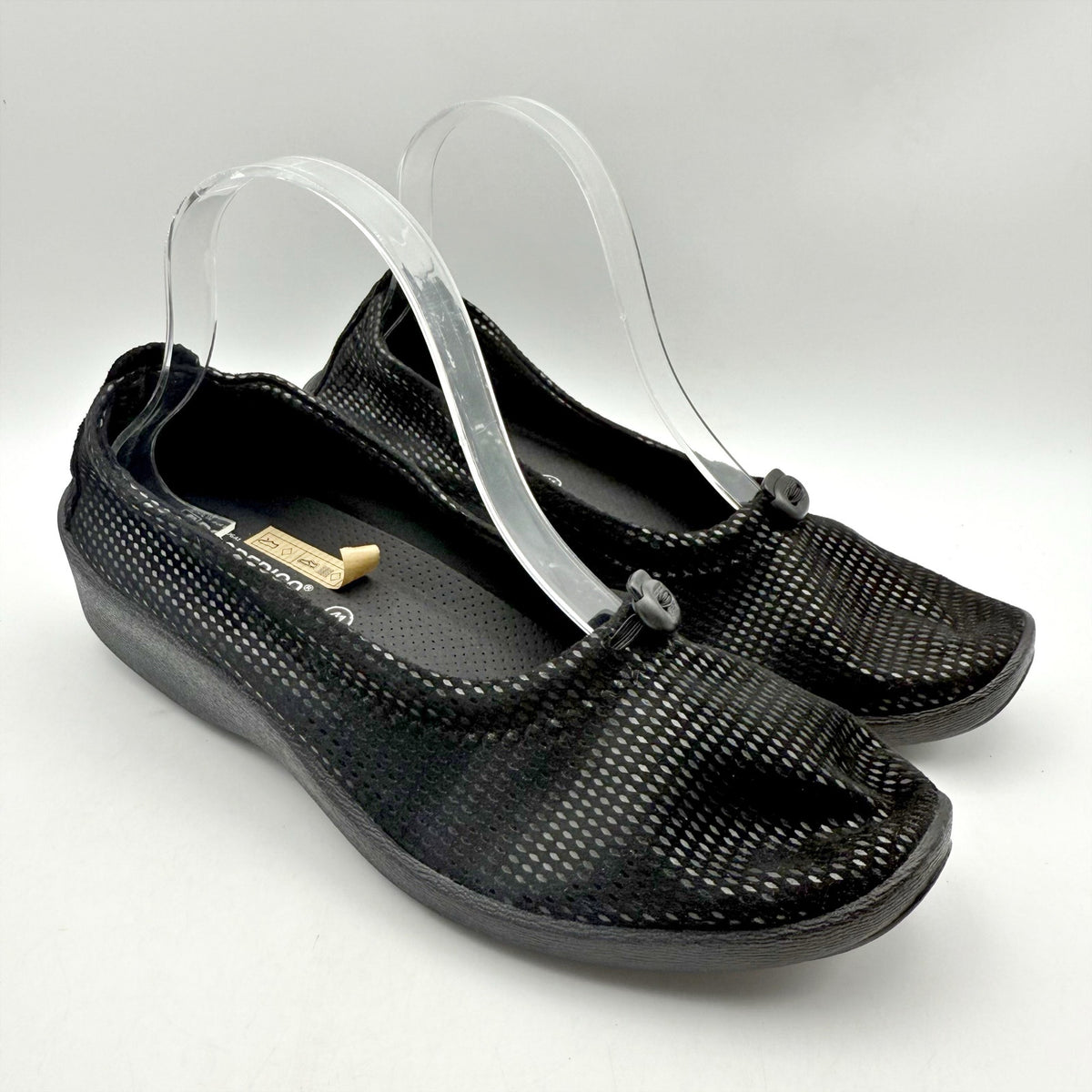 Arcopedico Womens L14 Slip On Flats EU 36 US 5.5-6 Black Water Resistant NWOB