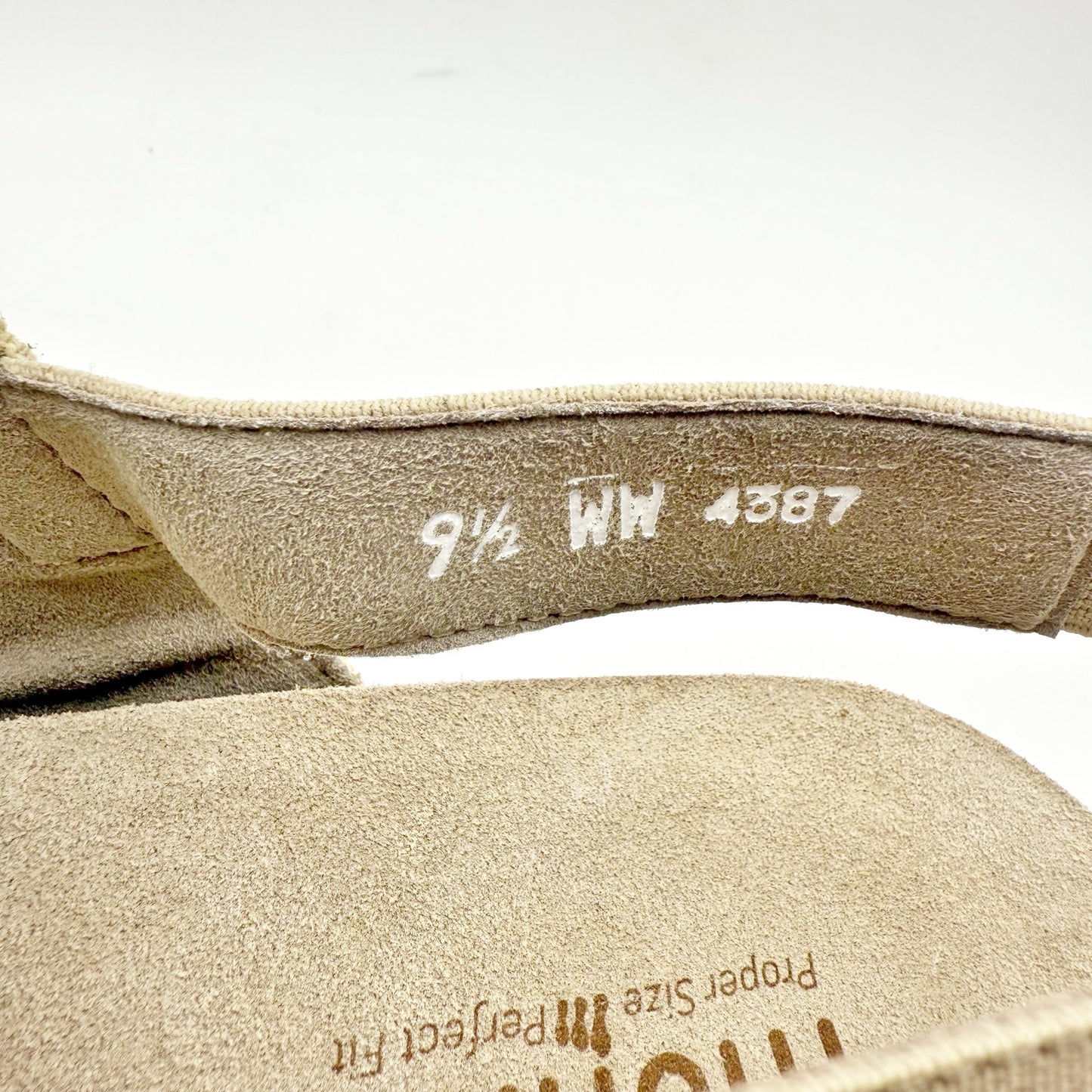 Munro Womens Pisces Casual Sandal US 9.5 WW EU 40 Gold Slingback NIB