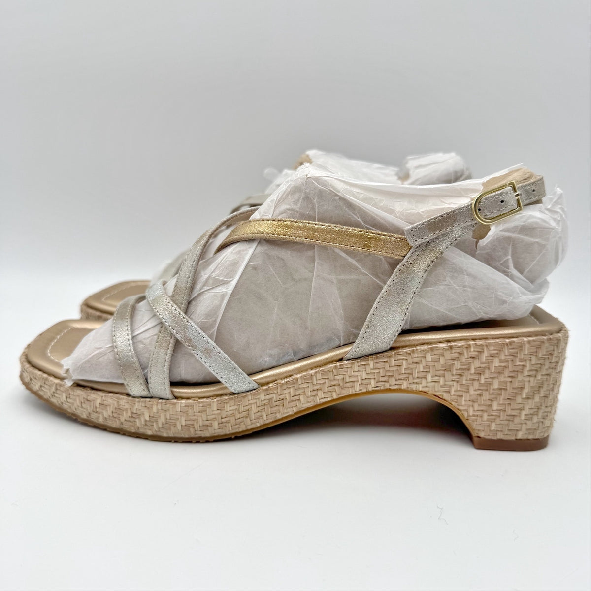 Donald Pliner Womens Rosalie Sandals Size 8 Metallic Silver Gold Leather NWOB