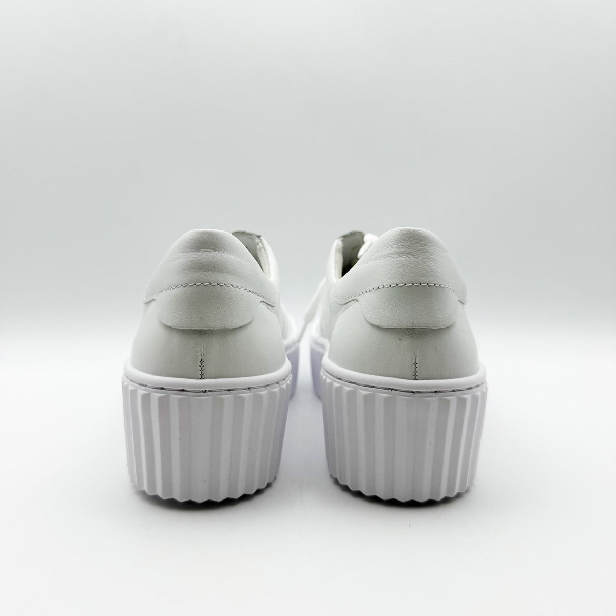 Gabor Womens Gabor 23.203 Casul Sneakers US Size 6 UK 3.5 White Leather NIB