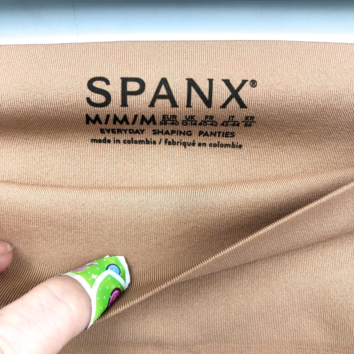 SPANX SPANXshape Everyday Shaping Thong Medium Naked 03 Core Control NWT