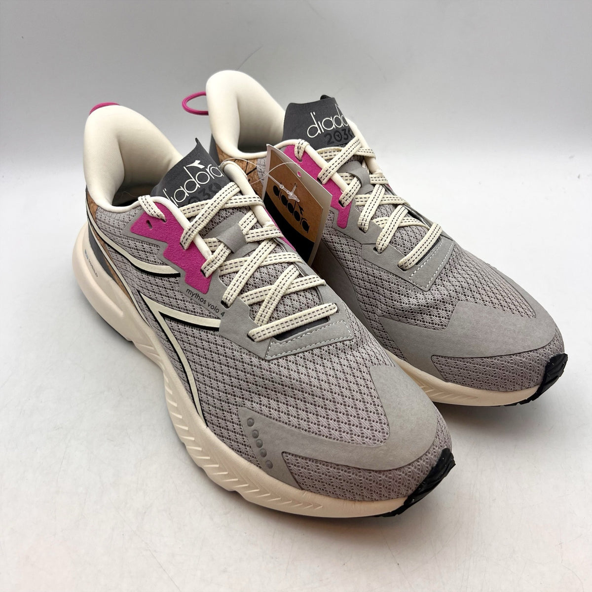 Diadora Womens Mythos Blushield Volo 4 2030 Athletic Shoes Size 9 Gray NIB