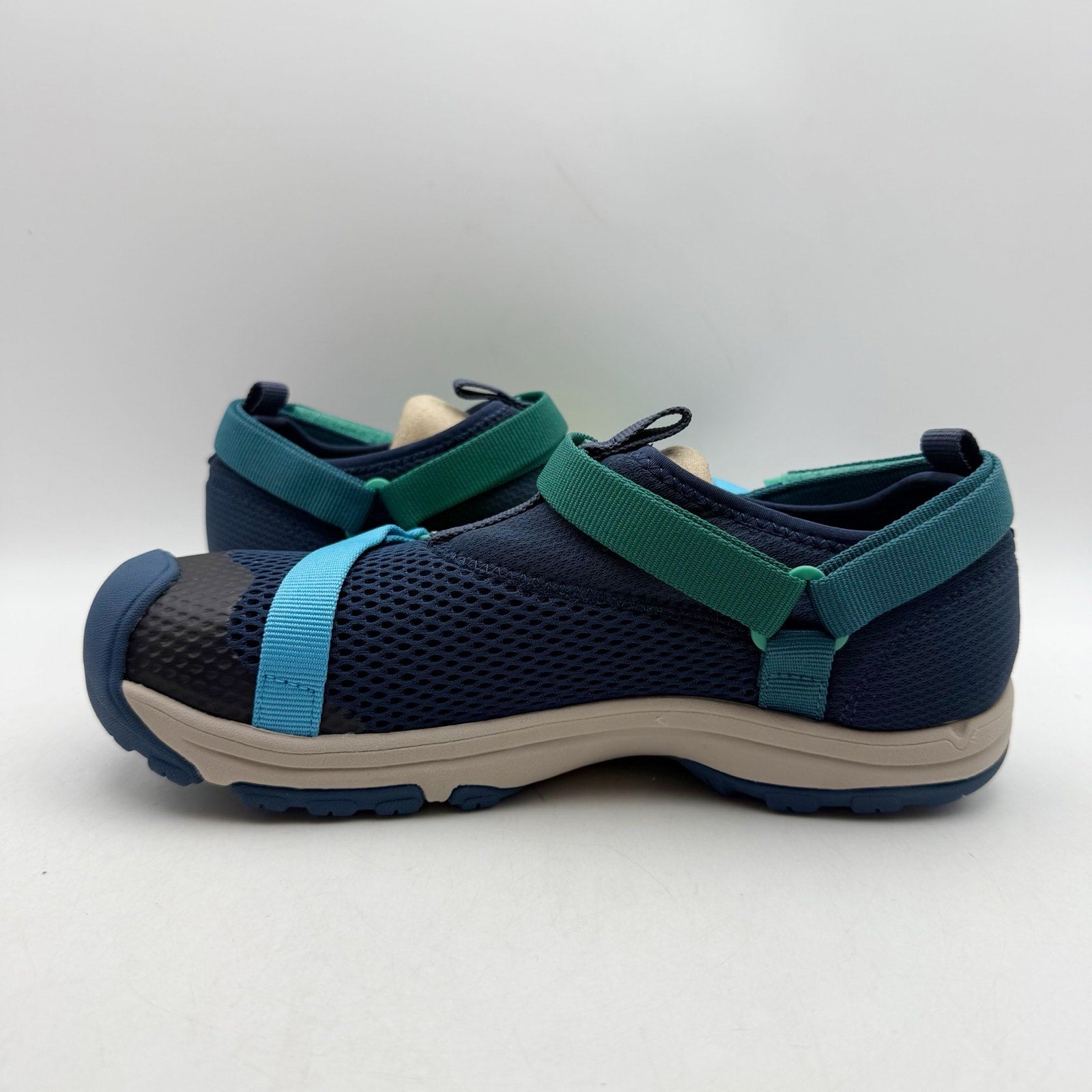 TEVA Kids Outflow Universal Sandals Youth 5 Navy Blue Green Water Shoes NIB