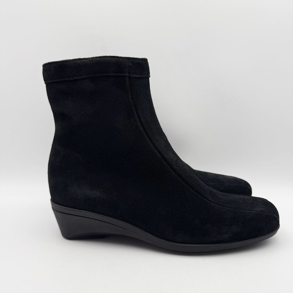 La Canadienne Womens Elizabeth Bootie US 7.5 EU 38 Black Suede Waterproof NWOB