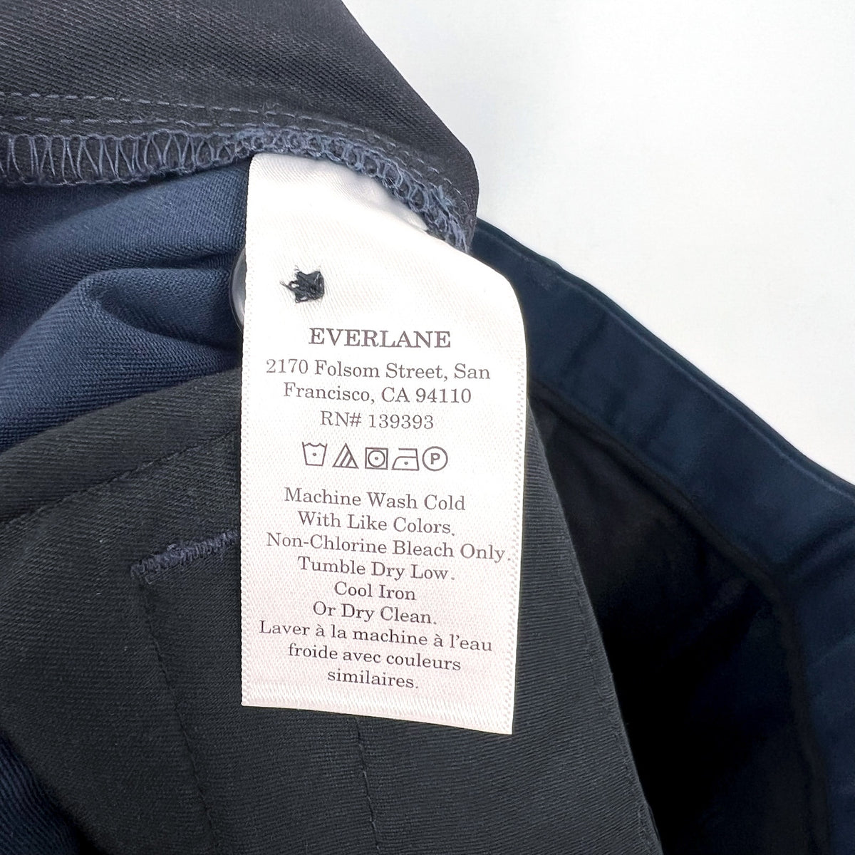 EVERLANE Uniform Mens Performance Chino Pants 34x30 Navy Blue Athletic Fit NWT