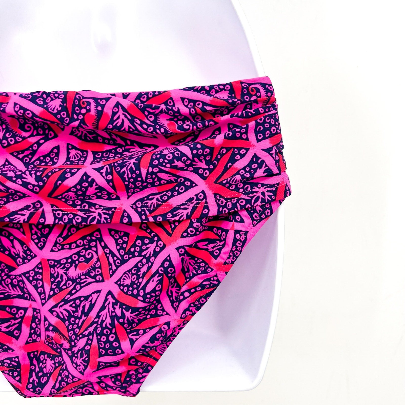 LILLY PULITZER Lagoon Hipster Bikini Bottom Size 6 Passion Fruit Pink Star NWT