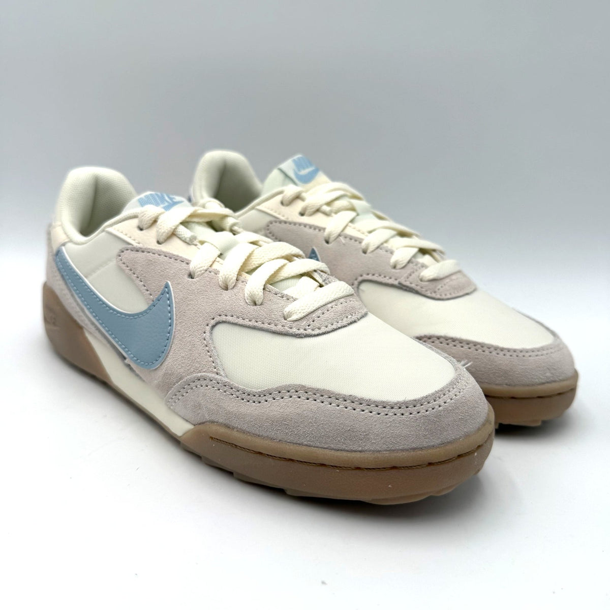 Nike Womens Terra Manta Suede Sneakers Size 6.5 Ivory Light Blue IM6484 NIB