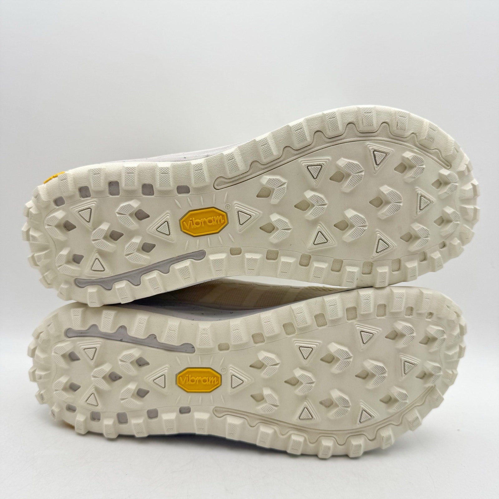 Merrell Womens Antora 3 Trail Running Sneakers US 9 Cream Yellow NWOB