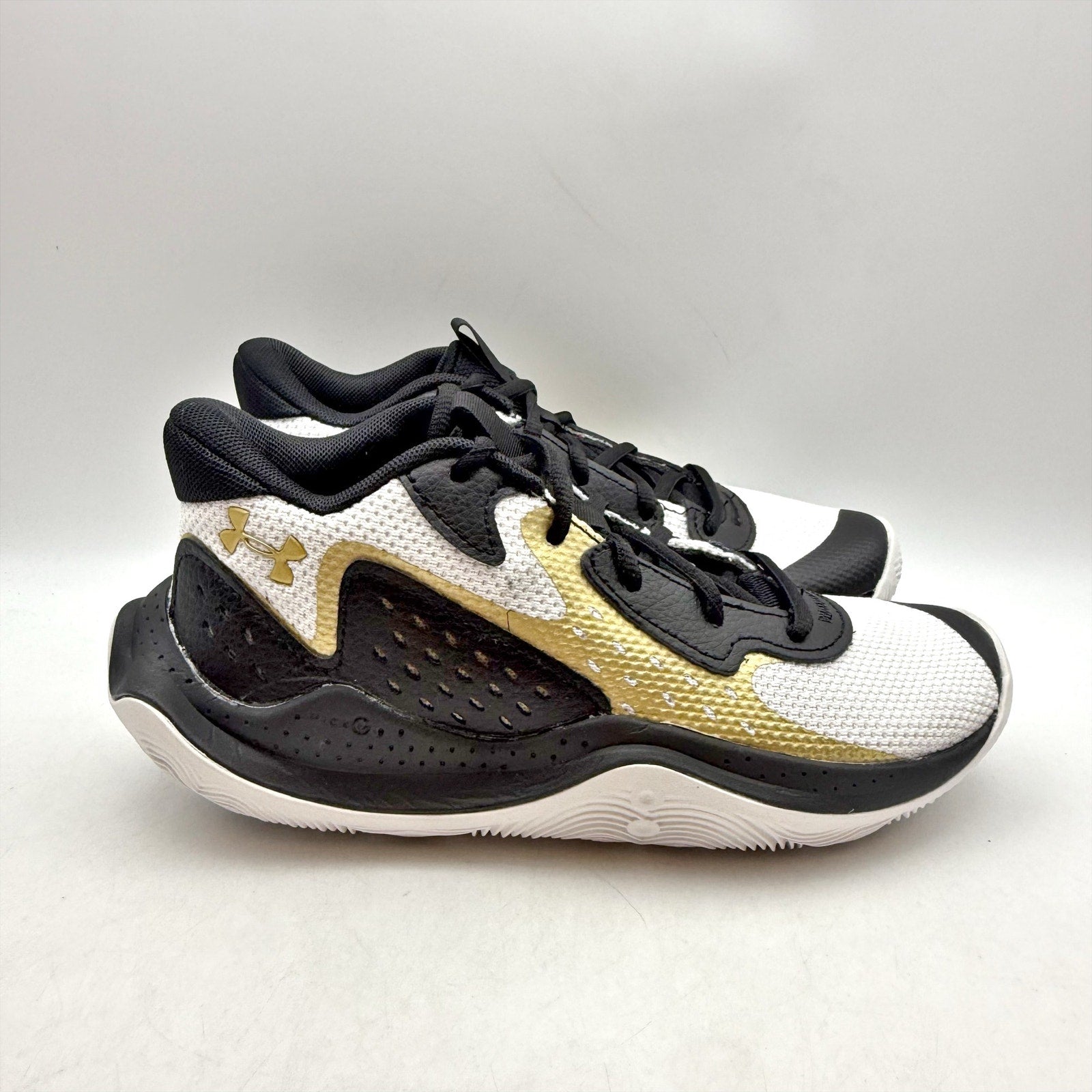 Under Armour Boys GS Jet '23 Basketball Sneakers US 5 YOUTH Black Gold NIB