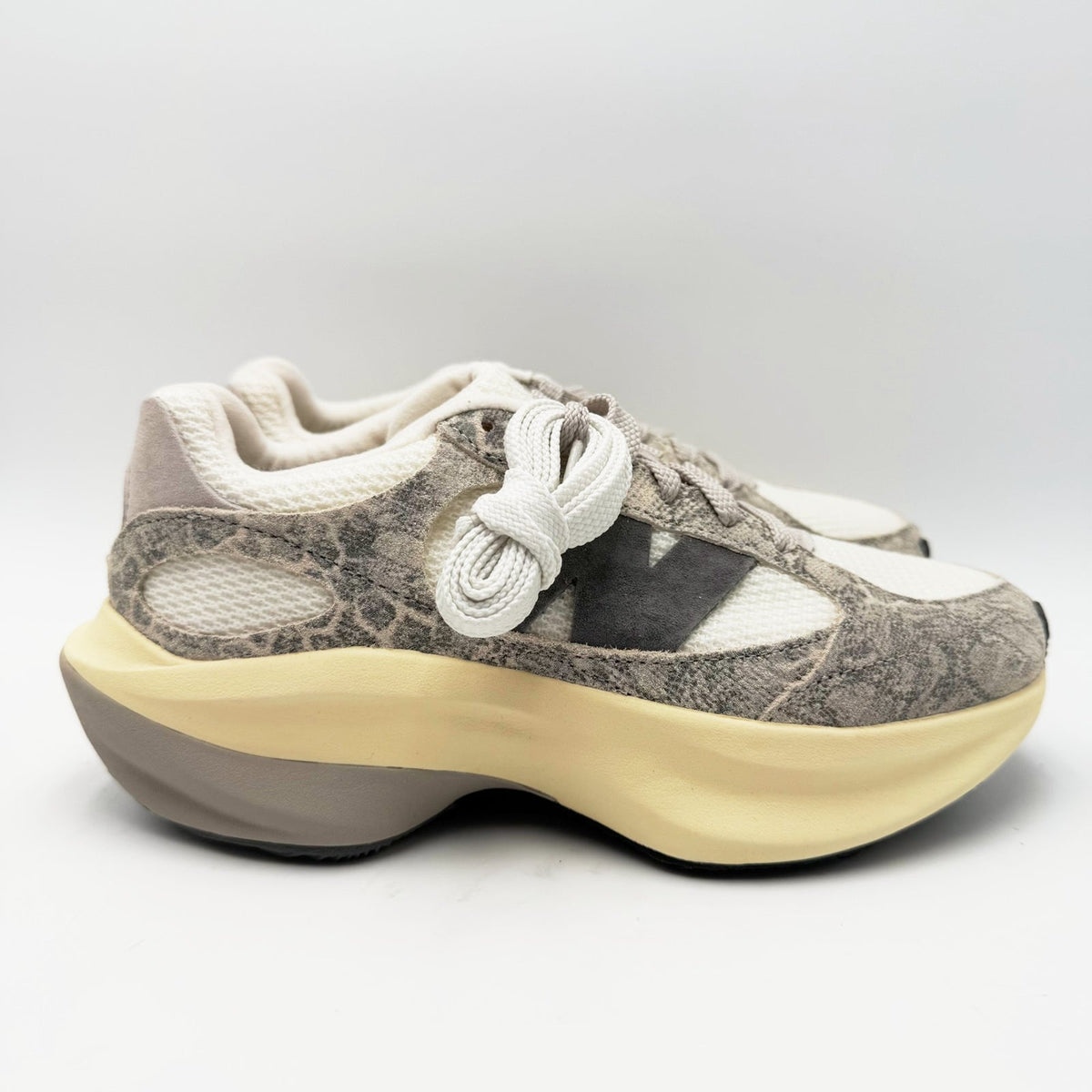 New Balance WRPD Casual Sneakers Mens 6 Womens 7.5 WIDE Grey Snakeskin NWOB