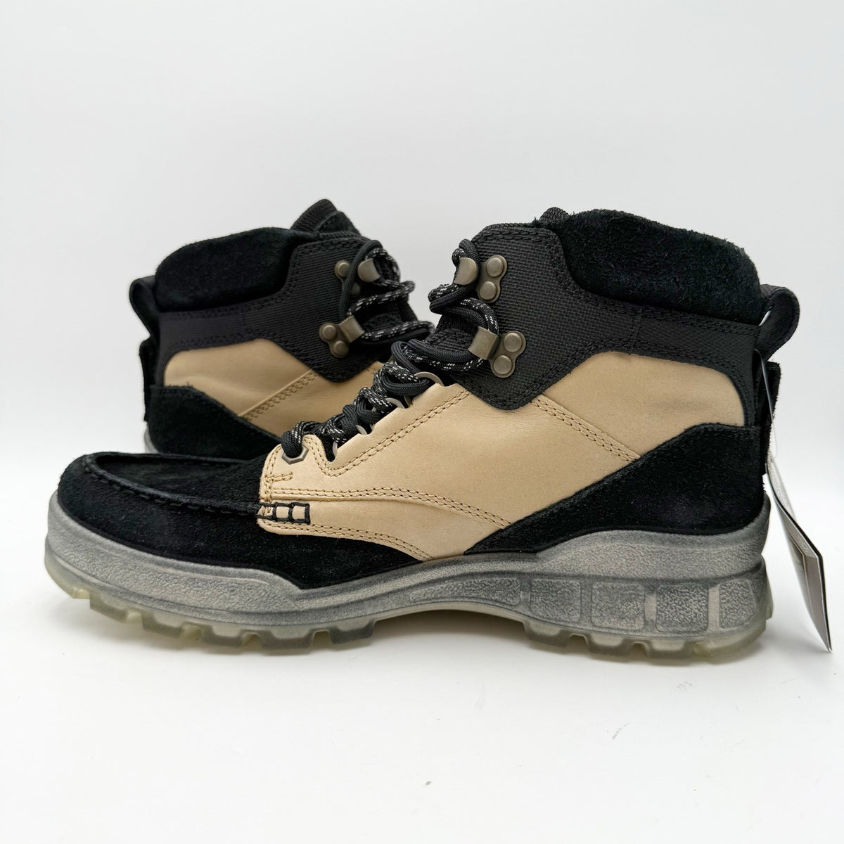 Ecco x Concepts Mens Track 25 Hiking Boots EU 42 US 8.5 Tan Black Leather WP NWT