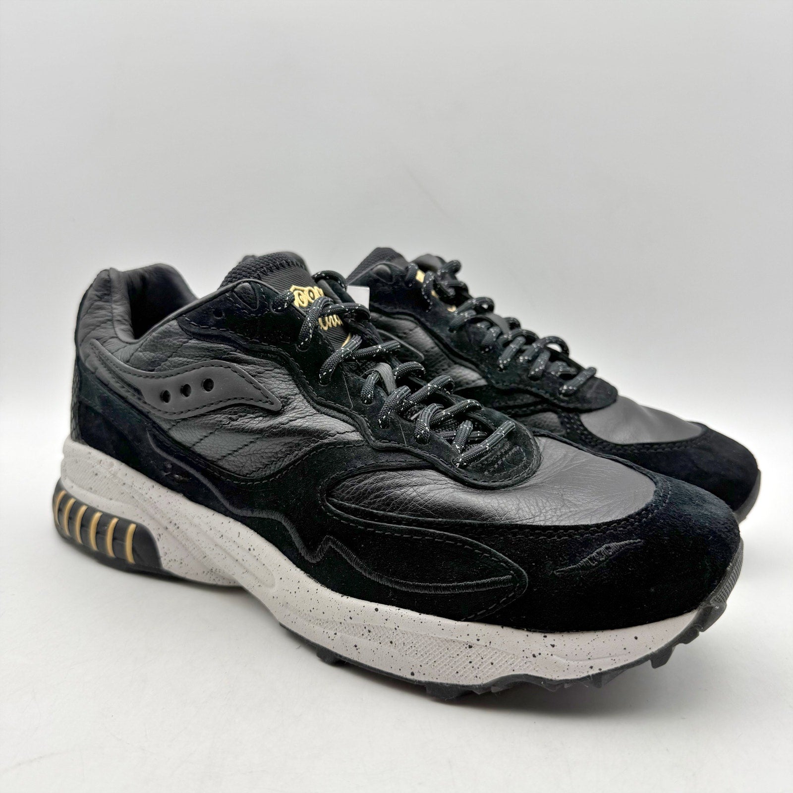 Saucony Mens 3D Grid Hurricane Sneaker US 8 EU 41 Black Suede Athletic NIB