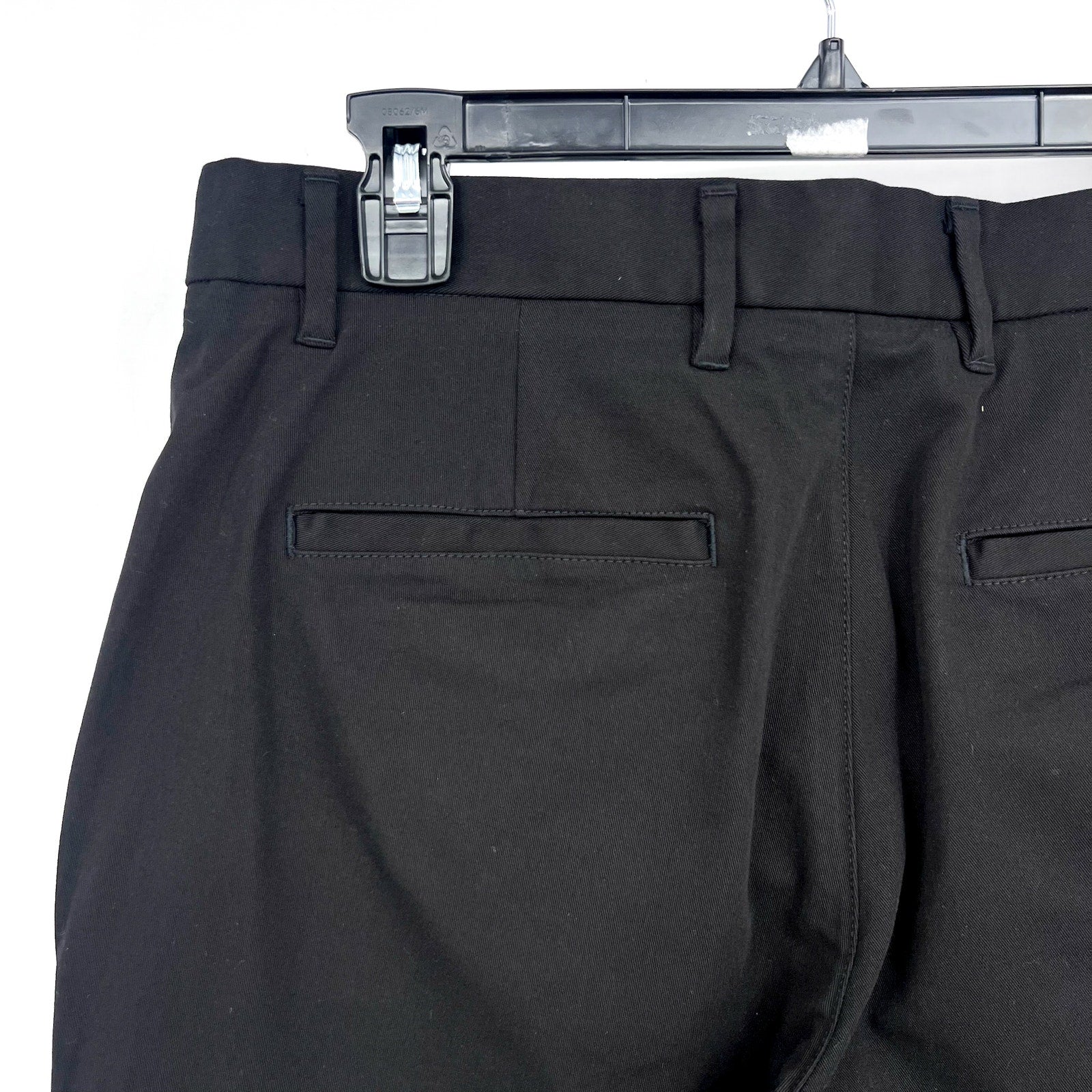EVERLANE Uniform Mens Performance Chino Pants 31x30 Black Athletic Fit NWT