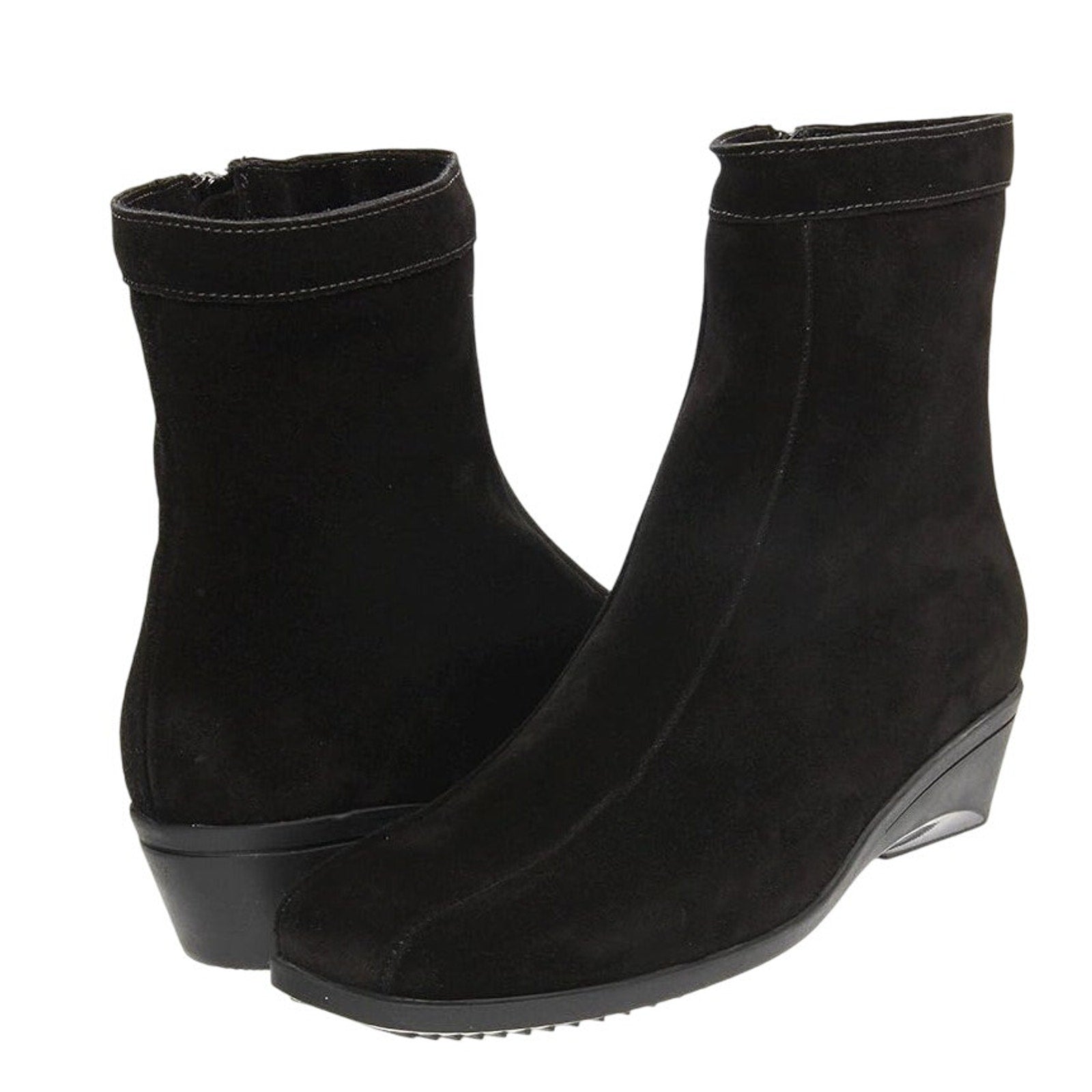 La Canadienne Womens Elizabeth Bootie US 7.5 EU 38 Black Suede Waterproof NWOB