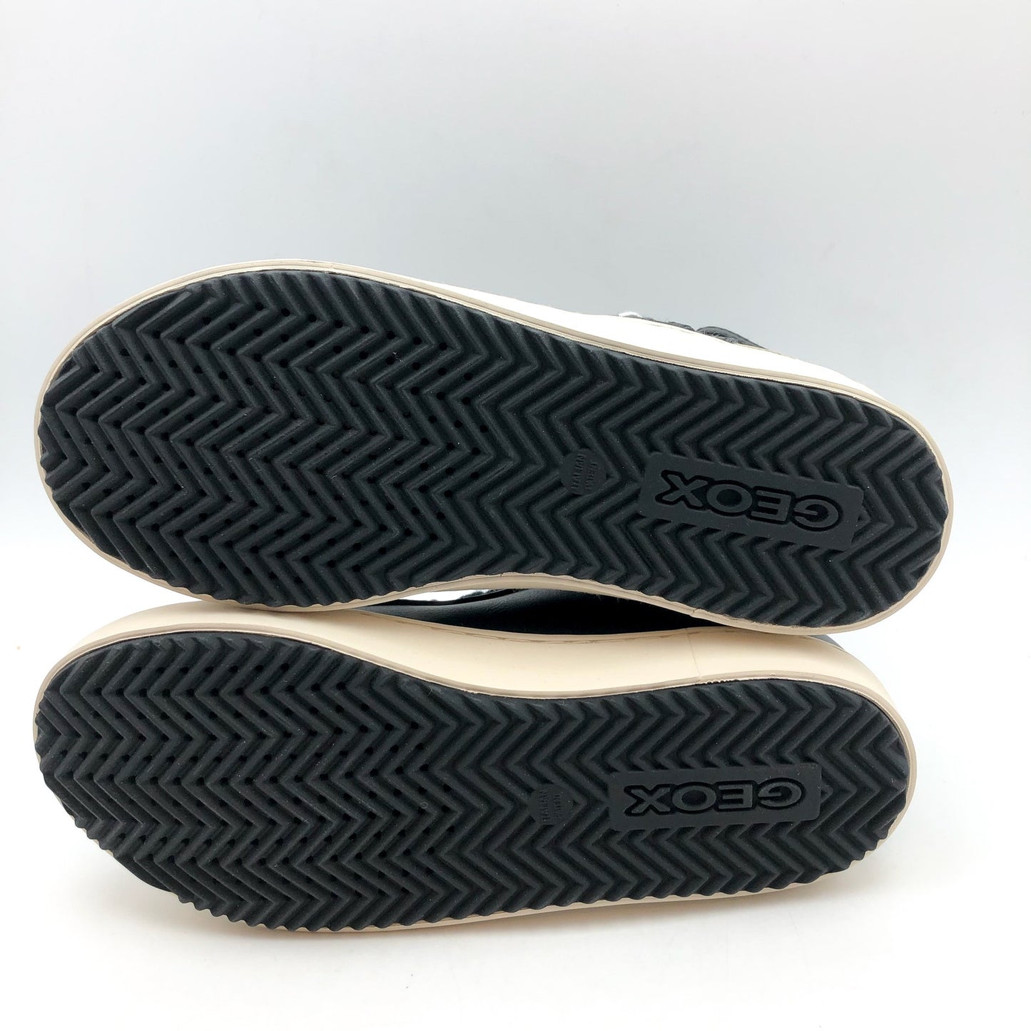 GEOX Girls J Kalispera High Top Sneakers US 1 EU 32 Black Star Lace Up NIB