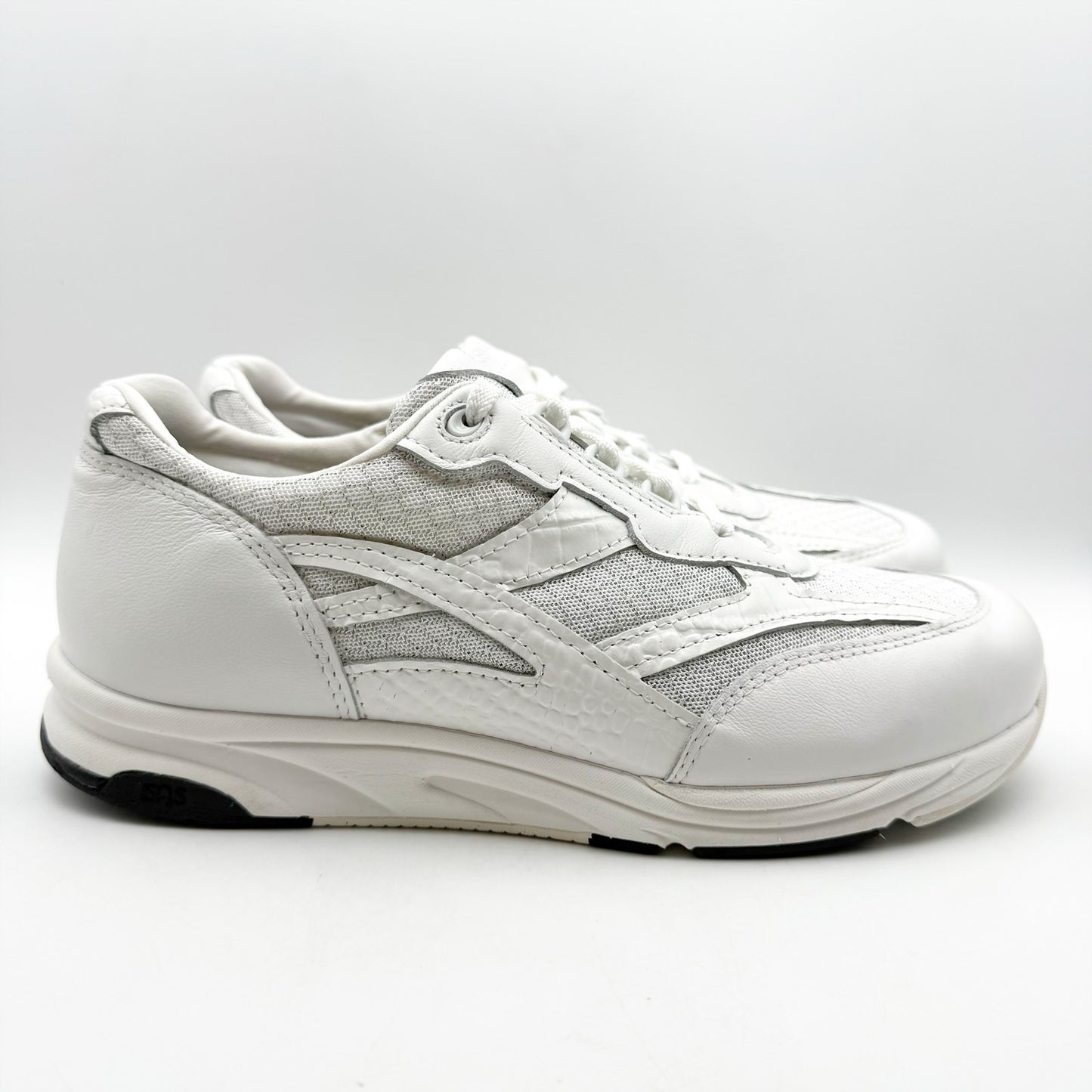 SAS Womens Tour Mesh Comfort Walking Sneaker US 9.5 M EU 40 White Leather NIB