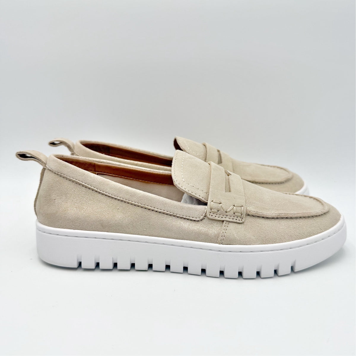VIONIC Womens Uptown Loafers Size 7.5 M Gold Shimmer Leather Slip-ons NWOB