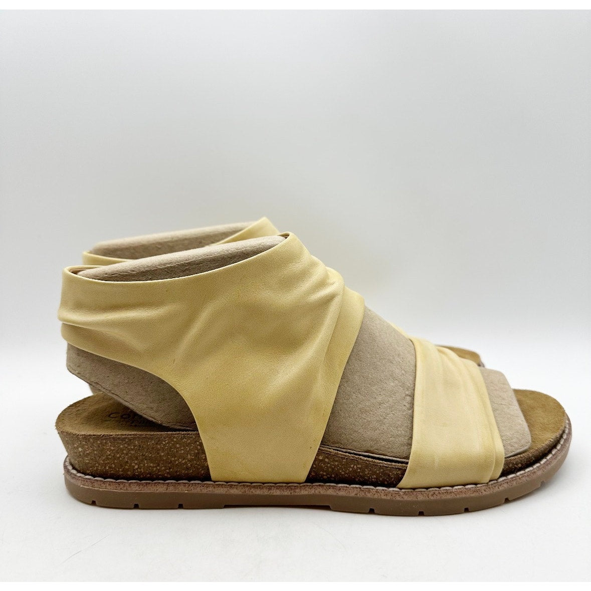 COMFORTIVA Womens Gale Sandals Size 9.5 Mexico Yellow Leather Memory Foam NIB