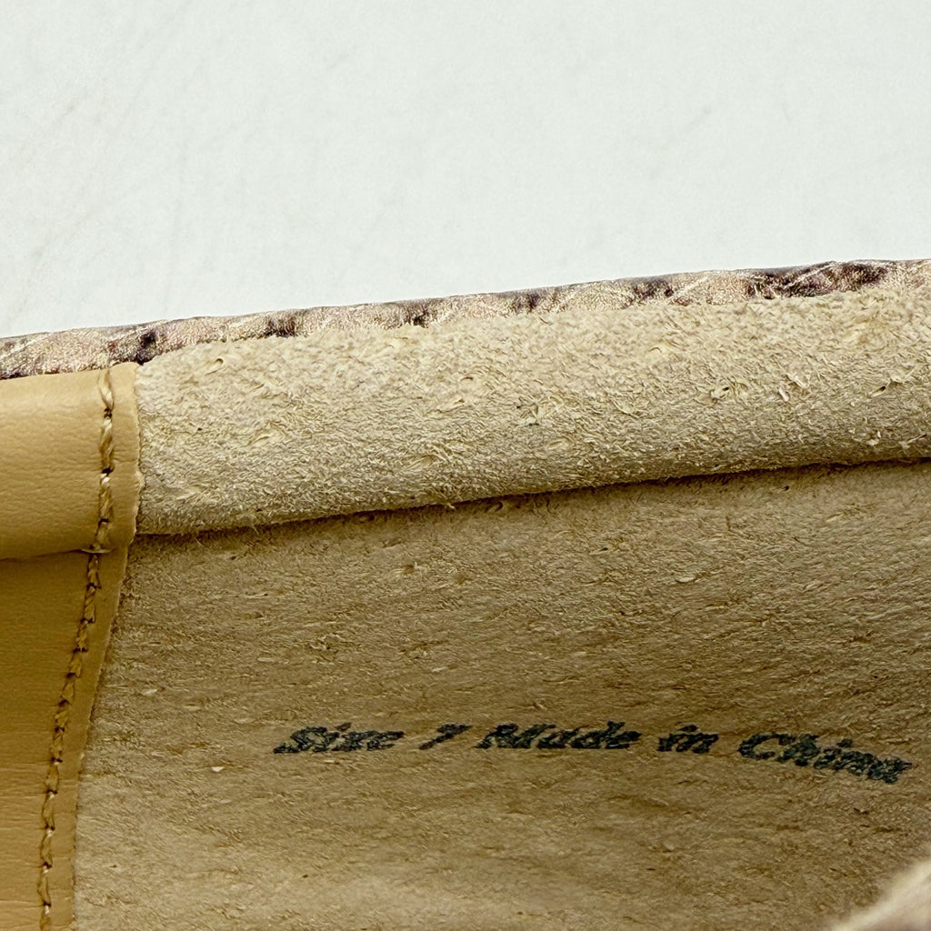Dolce Vita Womens Anneke Mary Jane Flats US 7 M Sand Snake Embossed NWOB