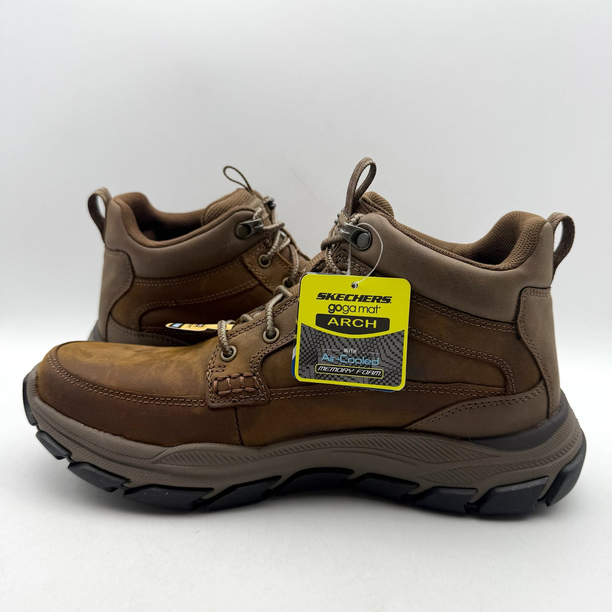 Skechers Mens Boswell Hiking Boots 8 Extra Wide WW Brown Leather Respected NIB