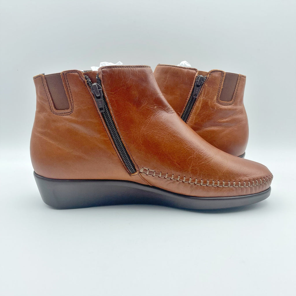 SAS Womens Jade Ankle Booties Size 9 WW EU 39.5 Brown Leather Boots NIB