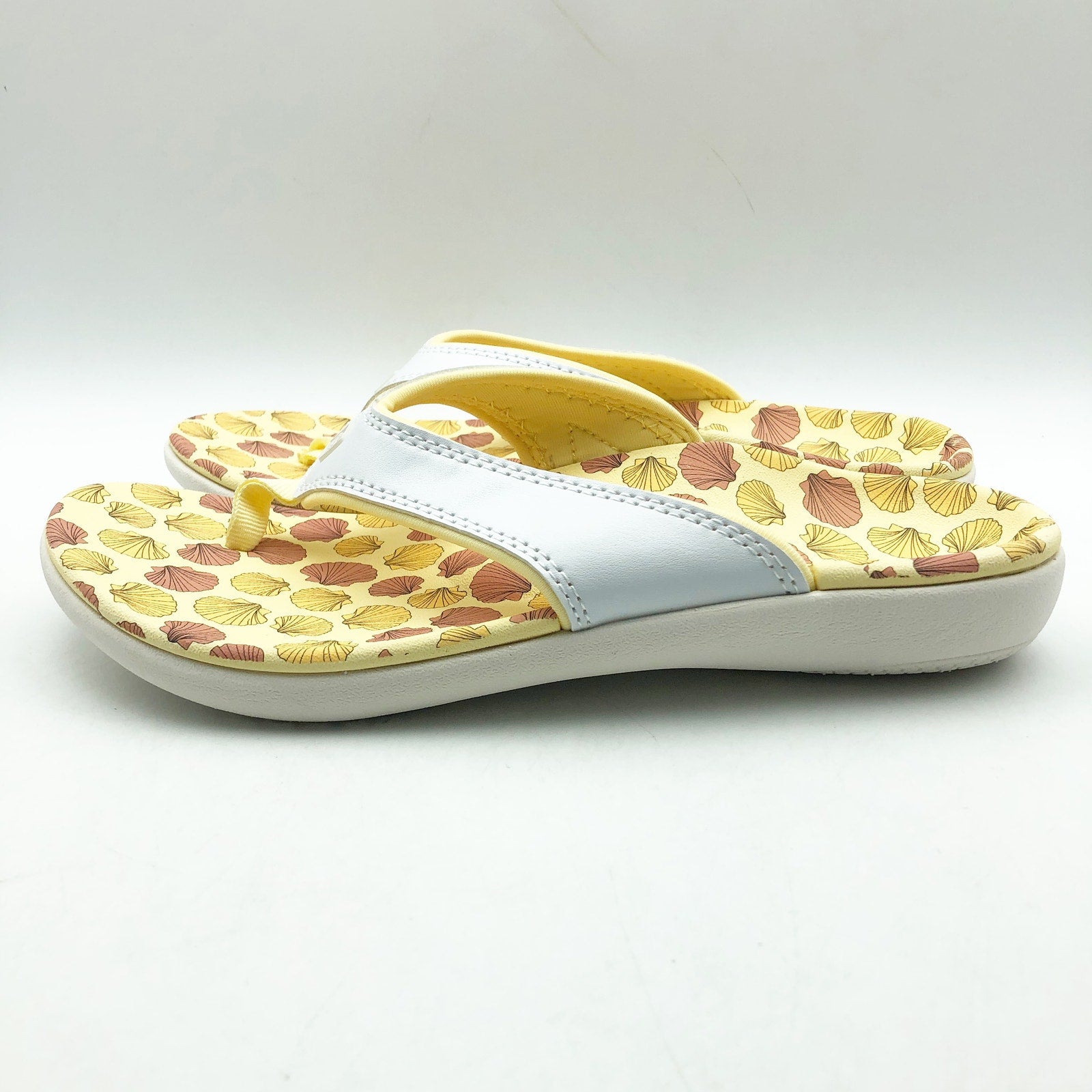 Spenco Womens Yumi Ocean Shell Sandals Size 12 White Yellow Flip Flops NWOB