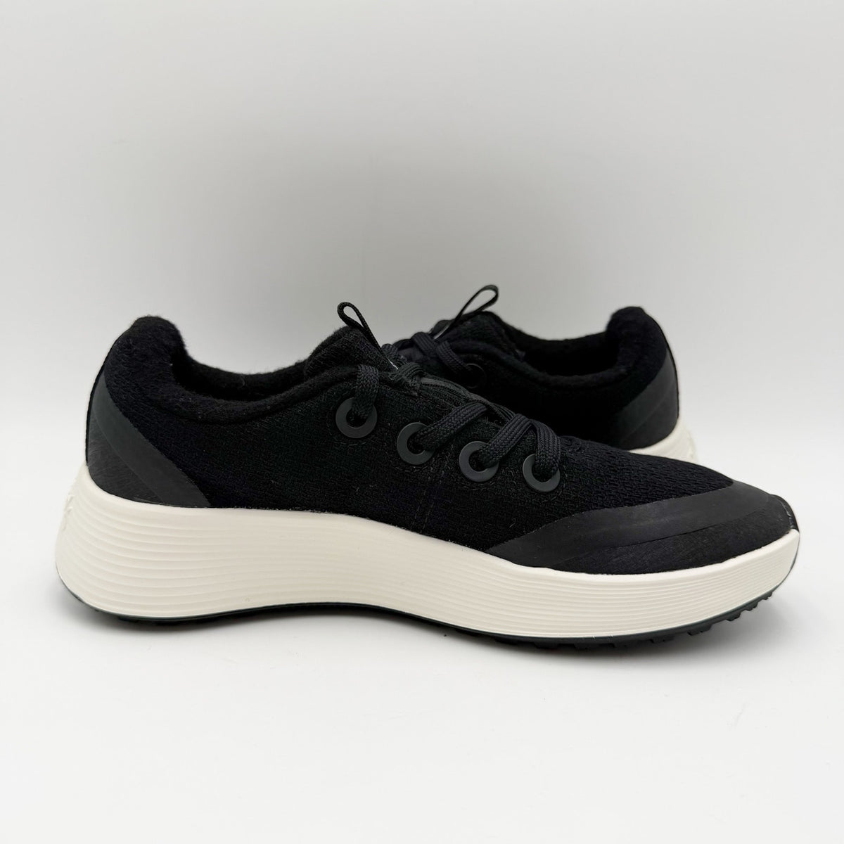 AllBirds Womens Runner Protect Low Sneakers Size 6.5 Black White Athletic NWOB