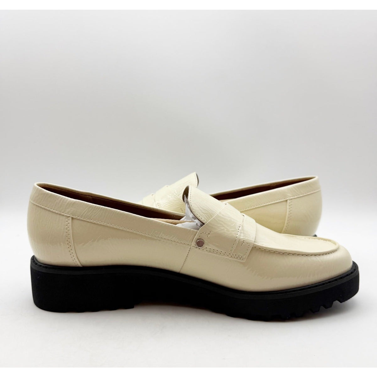 Franco Sarto Womens Cassandra Loafers Size 8.5 M Cream White Patent Leather NIB