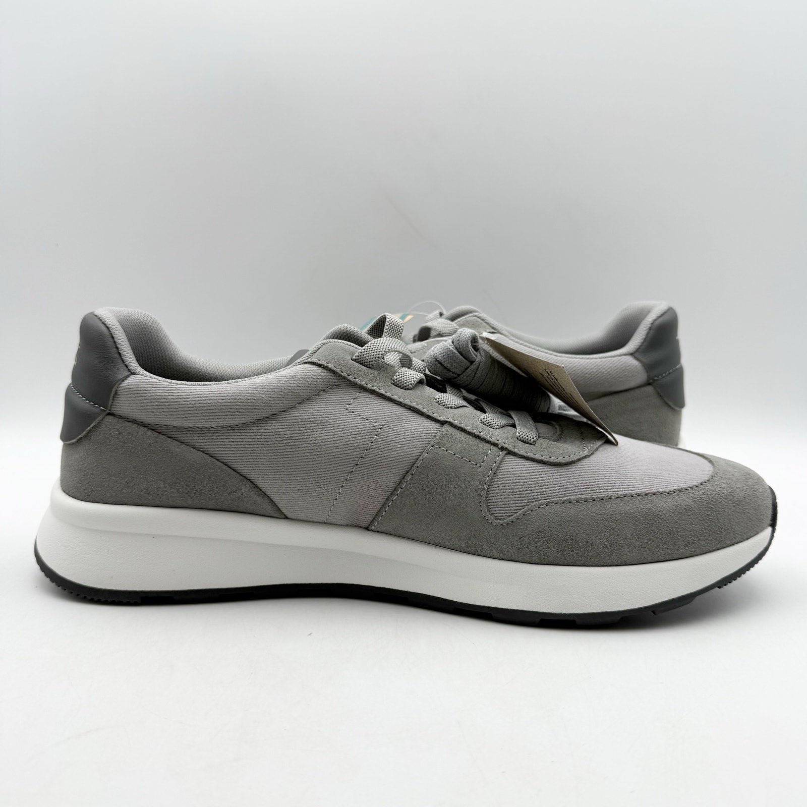 Toms Mens Travel Lite Retro Sneakers US 10 EU 43 Grey Suede NIB