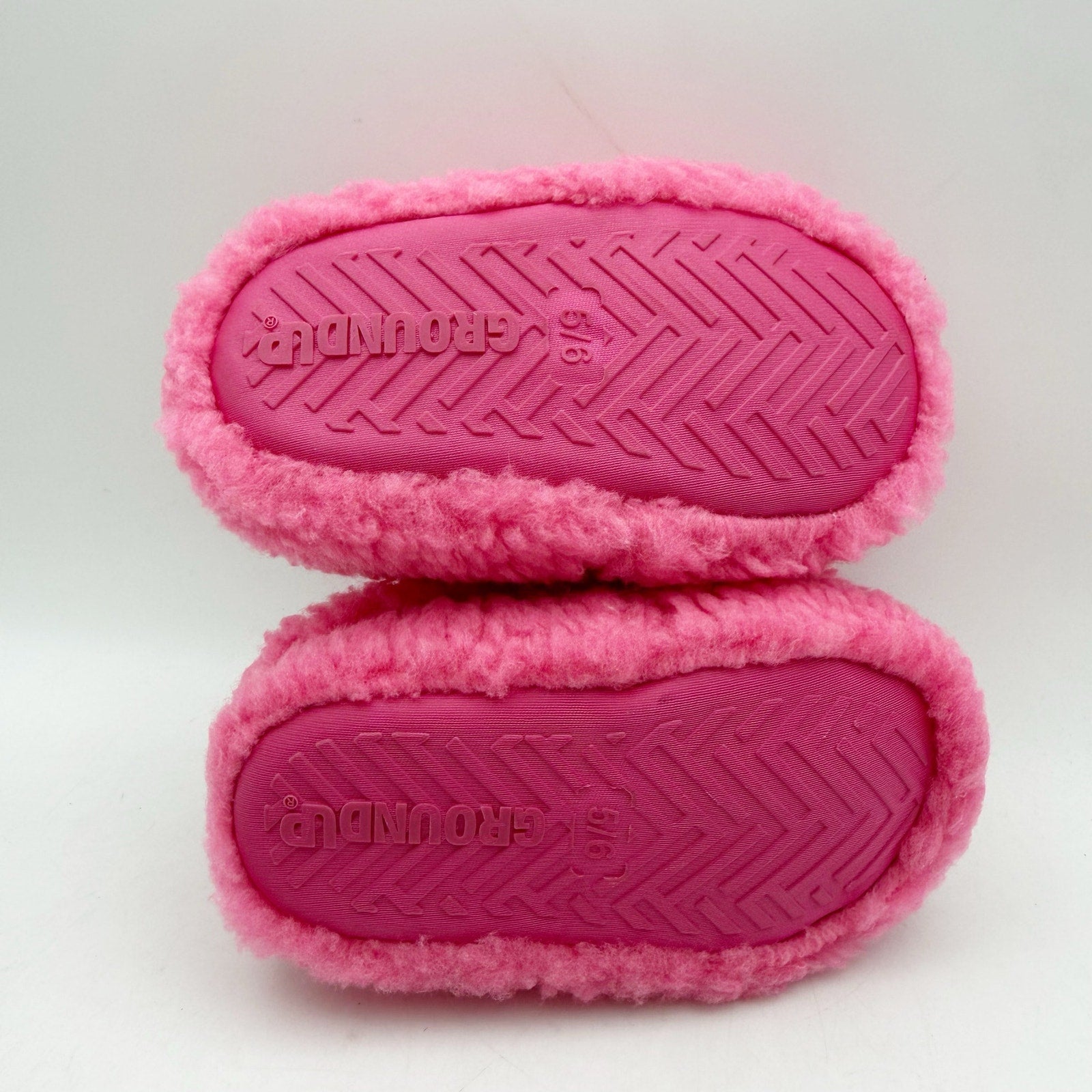 Barbie Toddler Girls Ground Up Spa Slippers US 5-6 Small Pink Faux Fur NIB
