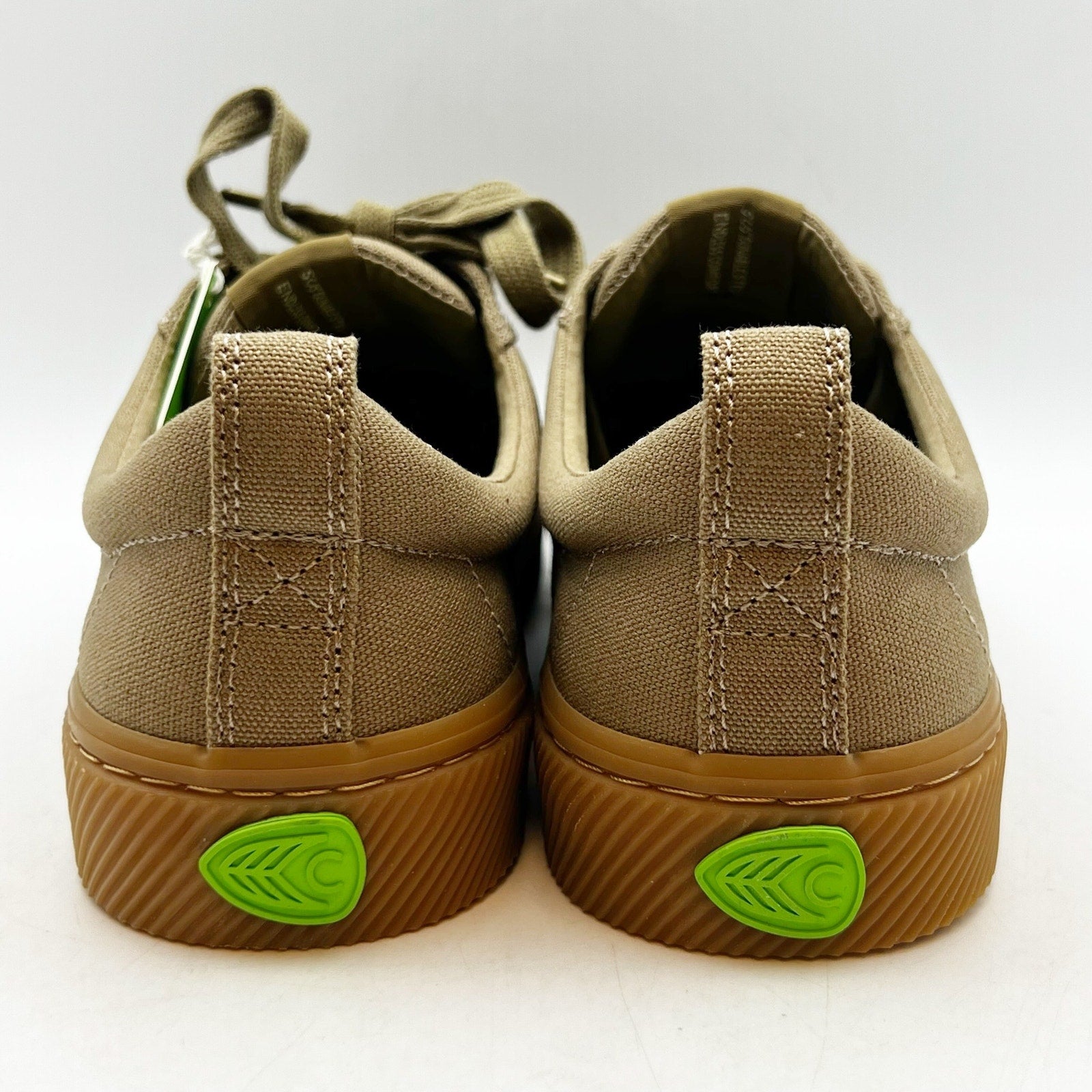Cariuma OCA Low Canvas Sneaker Womens 9.5 Mens 8 Brown Burnt Sand Gum NIB