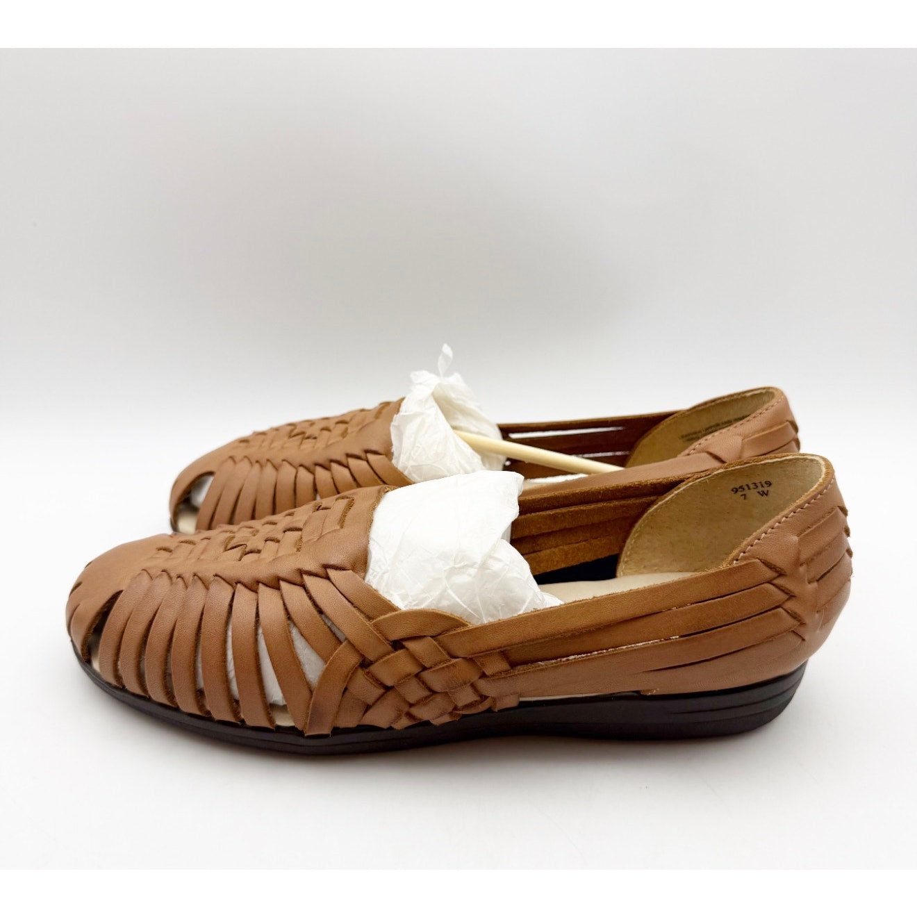 Comfortiva Womens Trinidad Sandals Size 7 Wide Tan Leather Huarache NIB
