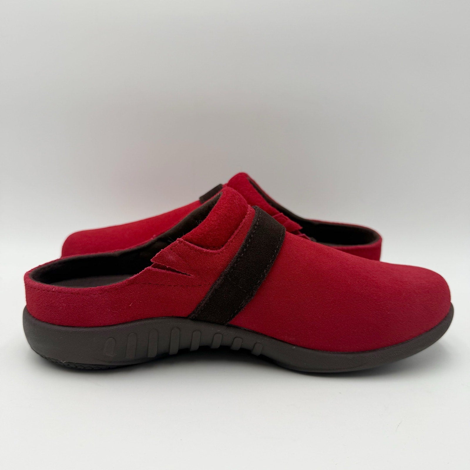 Spenco Womens Ashley Clogs Size 7.5 EU 38 Red Suede NIB