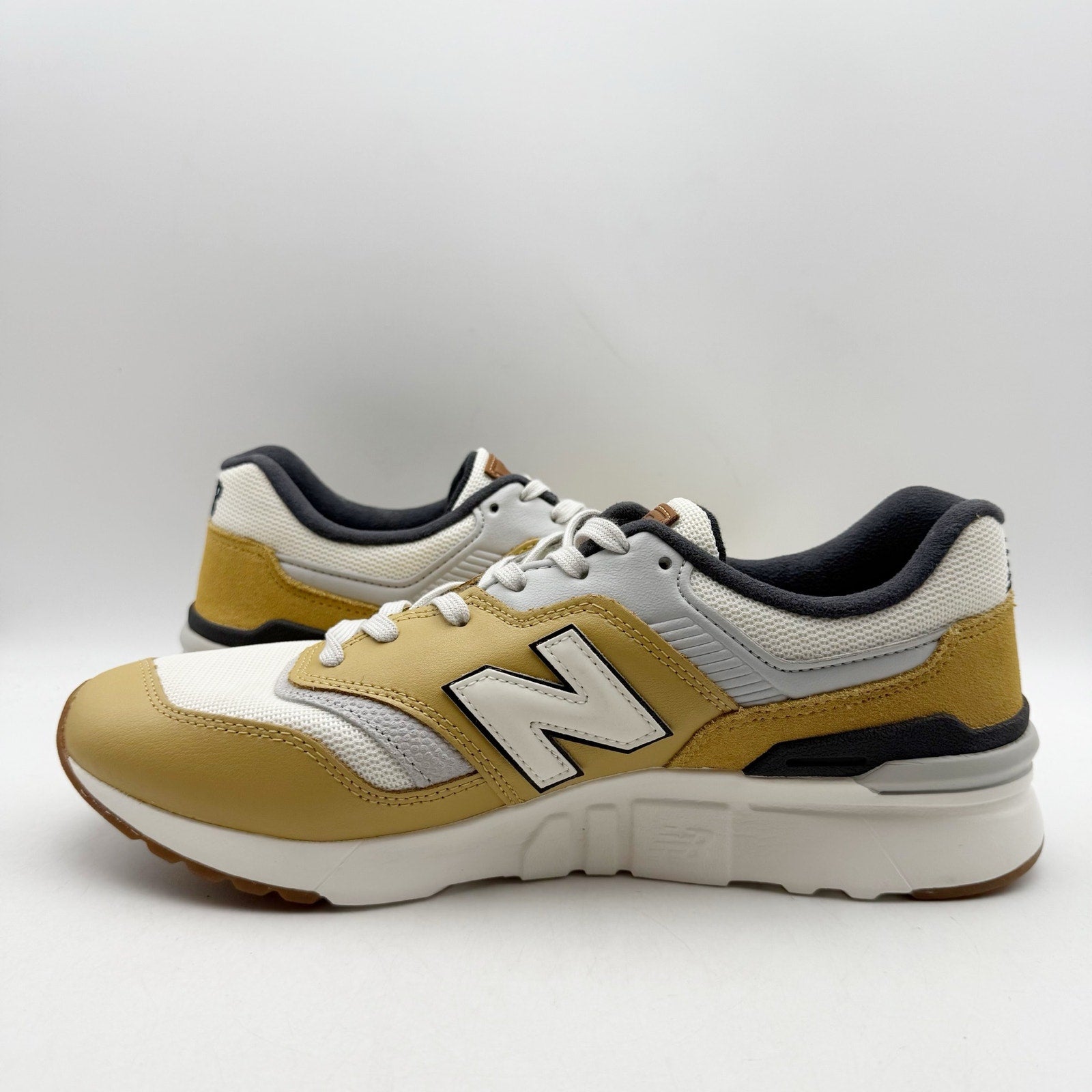 New Balance Mens 997H Casual Sneakers Size 9.5 Yellow White Athletic NWOB