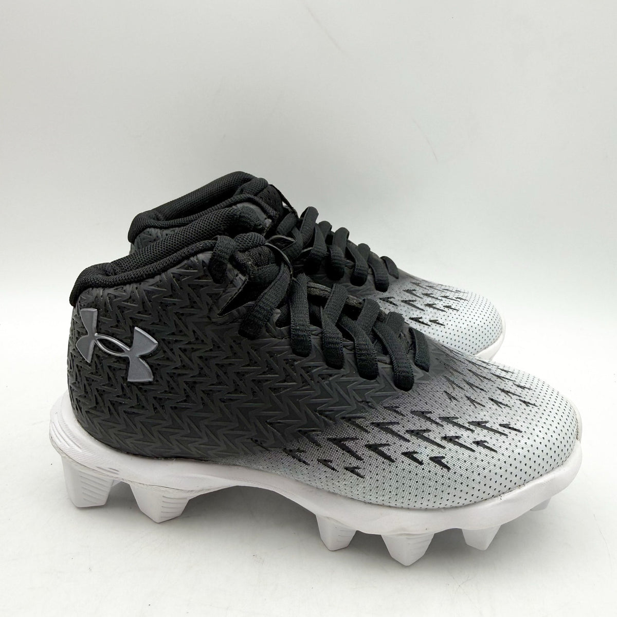 Under Armour Boys 10 Spotlight Franchise RM 4.0 Football Cleats Black White NIB