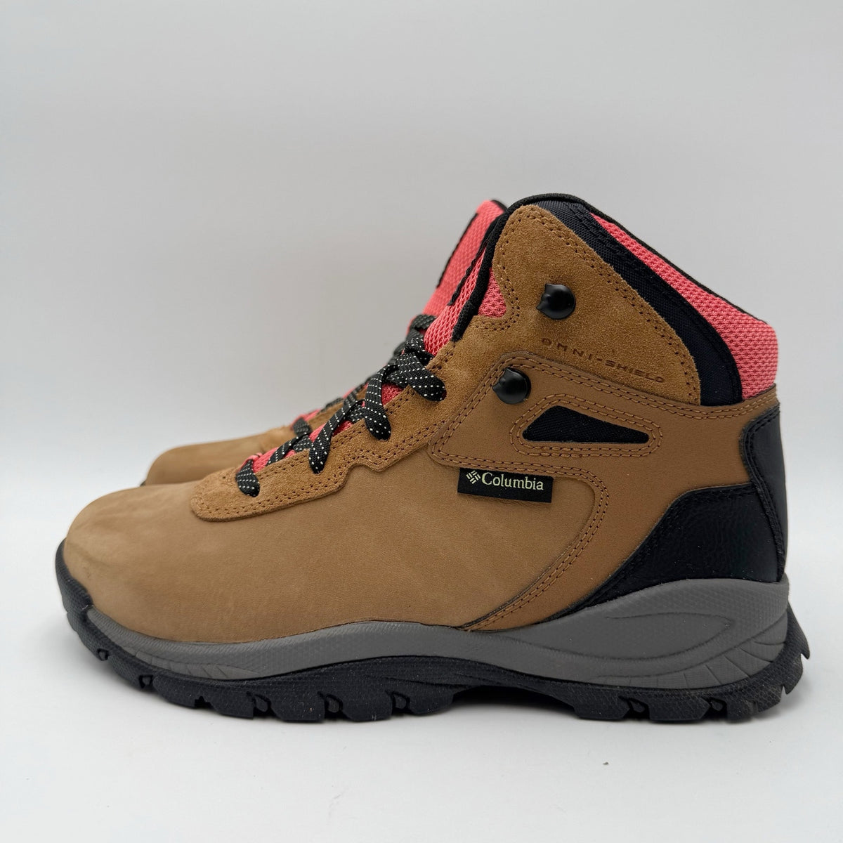 Columbia Womens Newton Ridge BC Hiking Boots Size 8.5 Brown Pink Leather NIB