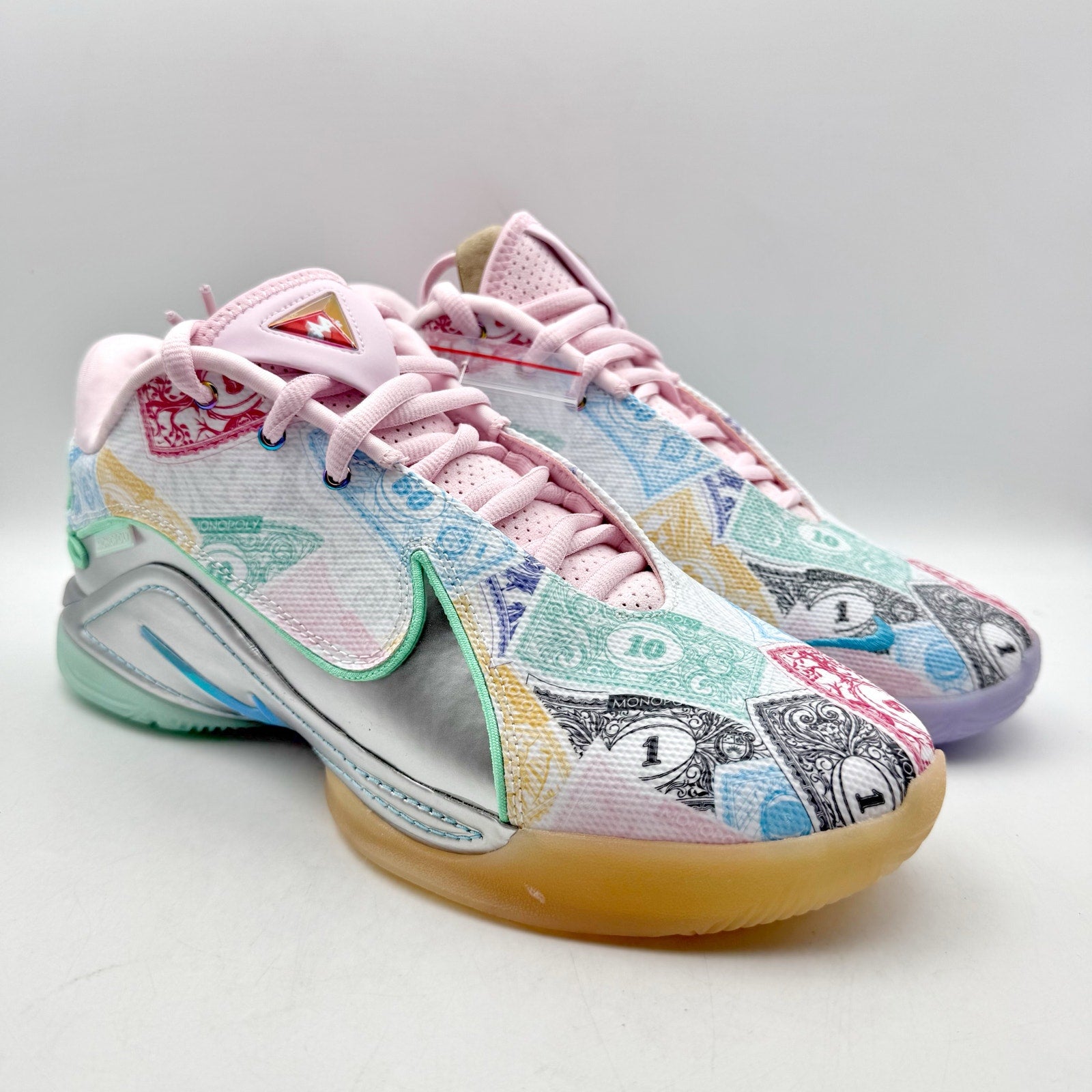 NIKE Mens Lebron XXll QS Sneakers US 10 EU 44 White Multicolor Athletic NIB