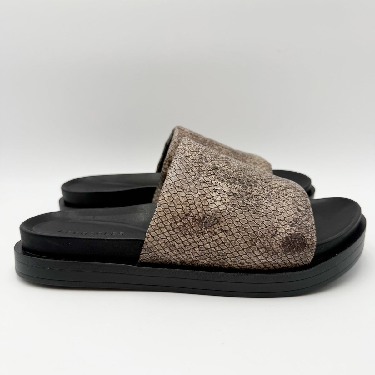 Aerosoles Womens Leila Slide Sandals Size 8.5 M Grey Snake Quilted NWOB