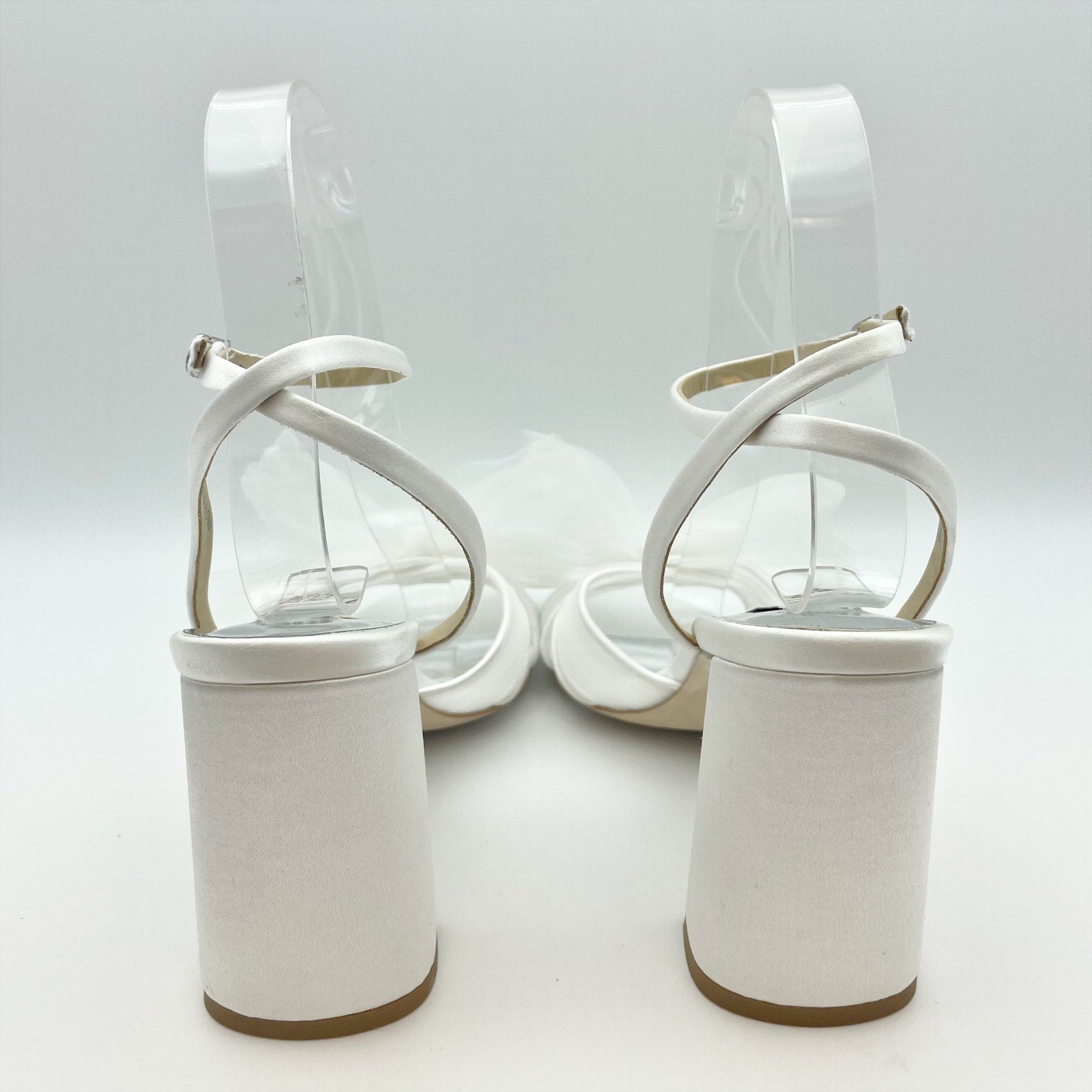 Badgley Mischka Womens Tess Heeled Sandals Size 8.5 M White Tulle Bow Bride NIB