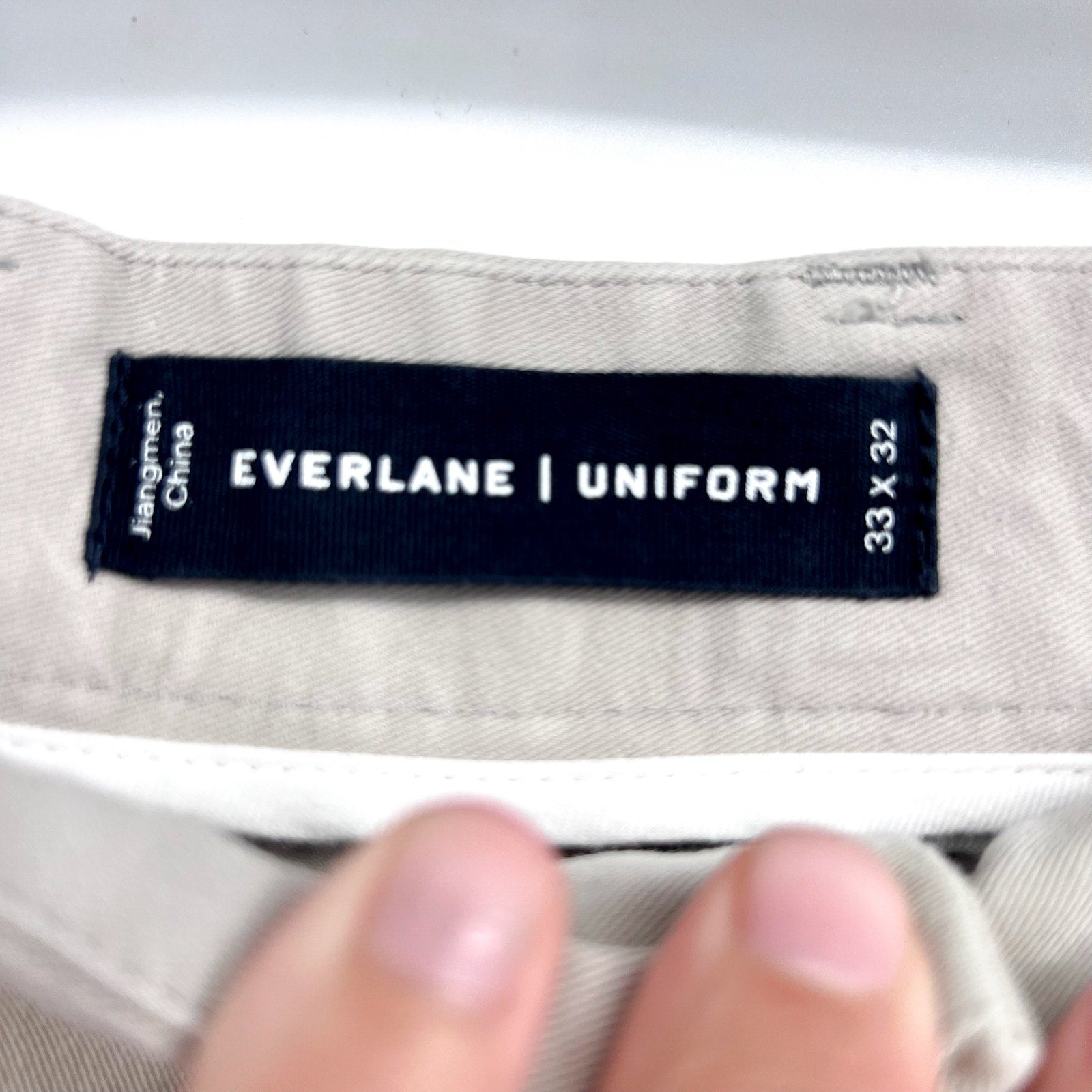 EVERLANE Uniform Mens Performance Chino Pants 33x32 Sand Stone Athletic Fit NWT