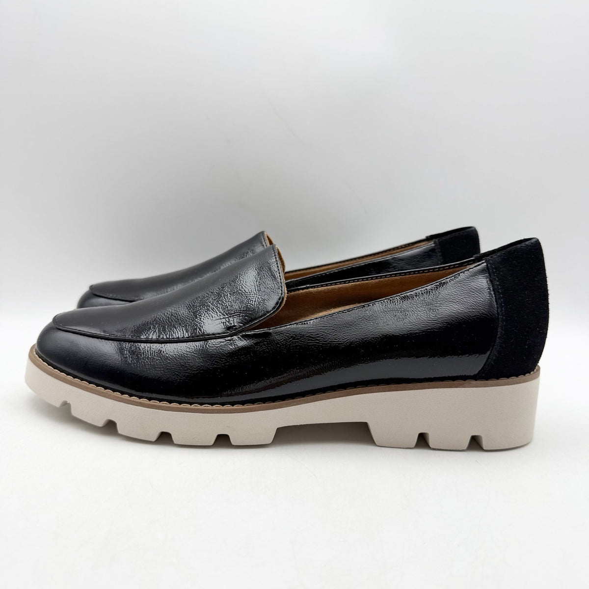Vionic Womens Kensley Loafers Size 8.5 Black Leather Slip On NWOB