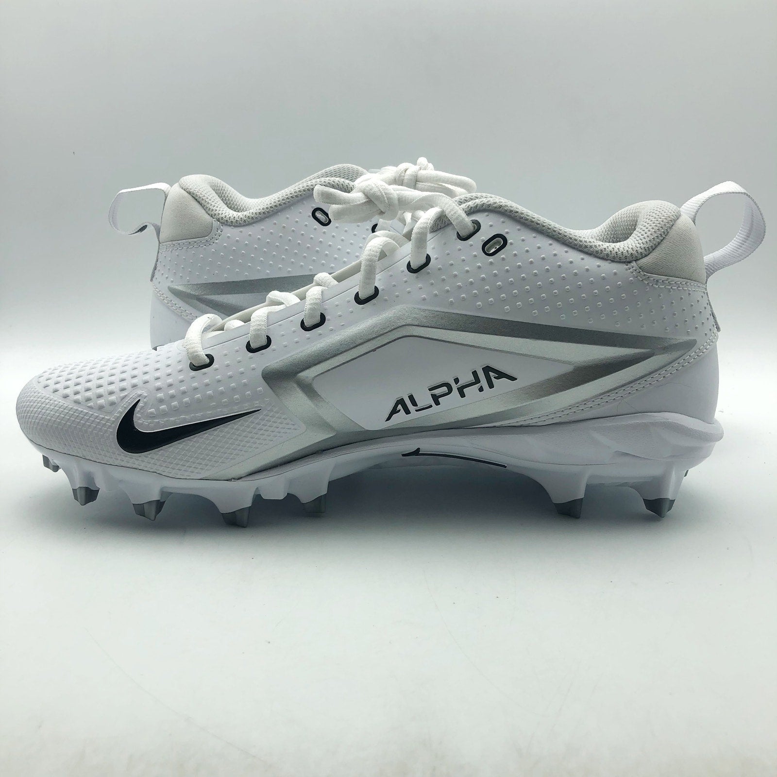 Nike Mens Alpha Menace 4 Varsity Molded Football Cleats SIZE 12 White Black NWOB