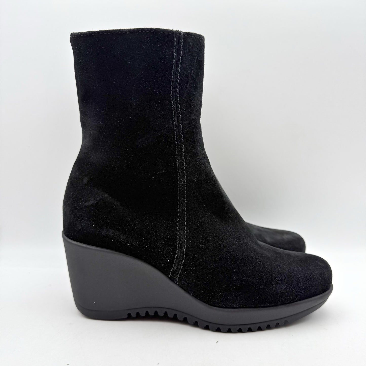 La Canadienne Womens Gavyn Ankle Bootie US 6.5 M Black Suede Waterproof NWOB