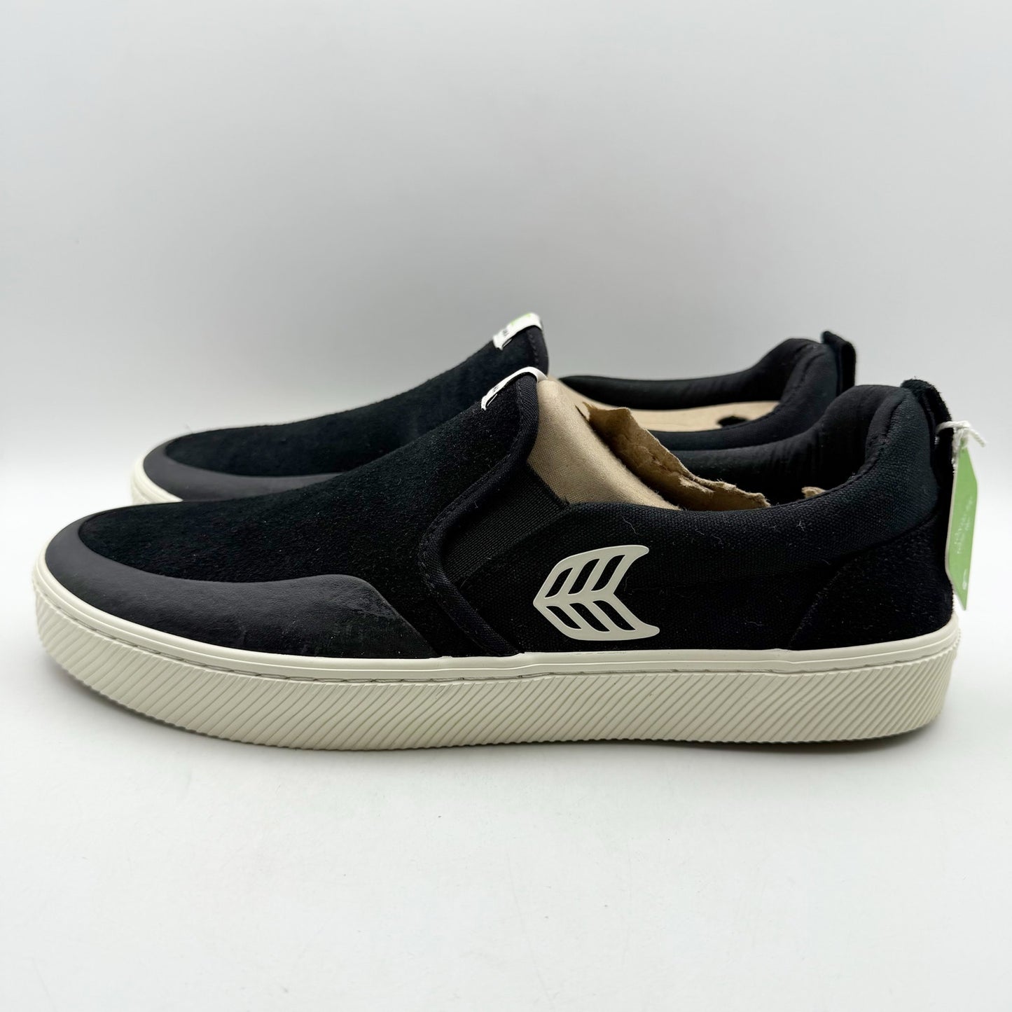 Cariuma Mens Slip On Pro Low Sneakers US 12.5 M EU 46 Black Ivory Suede NIB