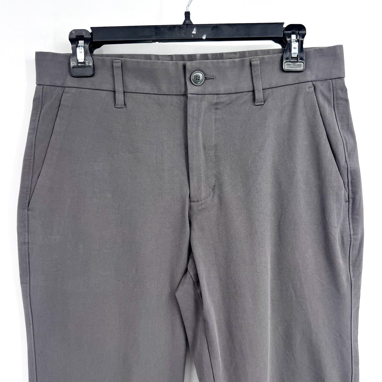 EVERLANE Uniform Mens Performance Chino Pants 32x28 Slate Grey Athletic Fit NWT