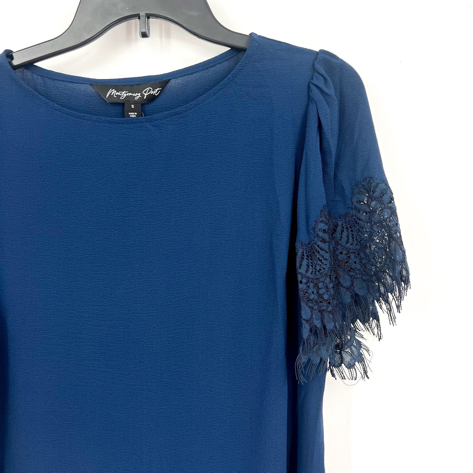 MONTGOMERY POST STITCH FIX Blouse Small Navy Blue Lace Trim Sleeves NWT